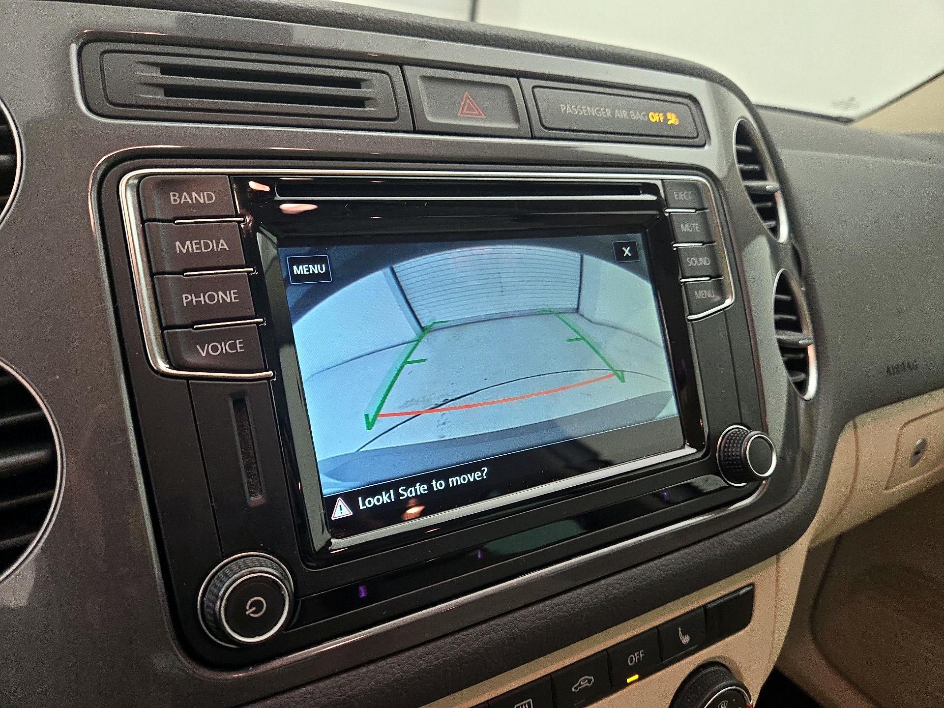 Thumbnail: 2017 Volkswagen Tiguan - 14
