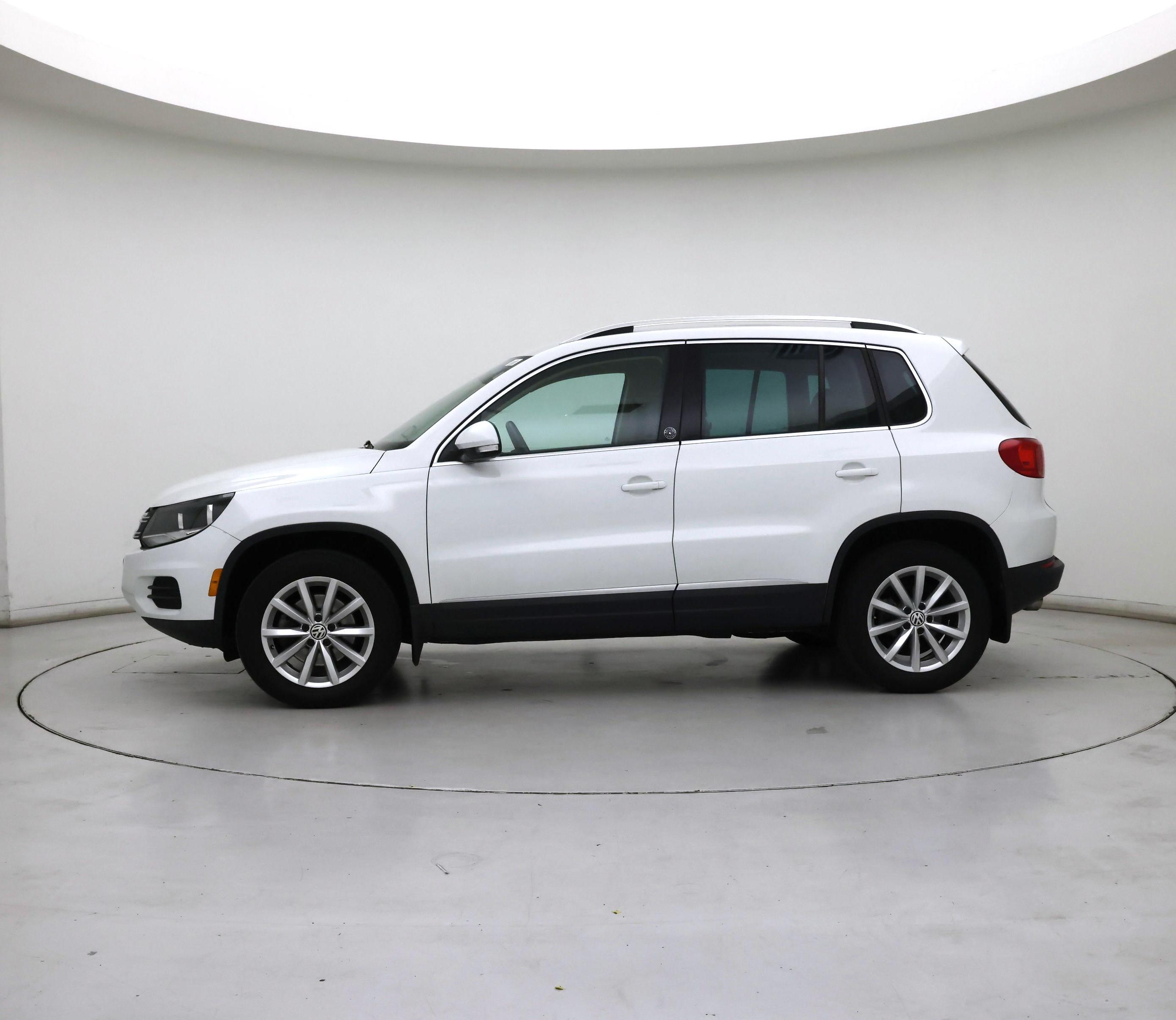 Thumbnail: 2017 Volkswagen Tiguan - 3