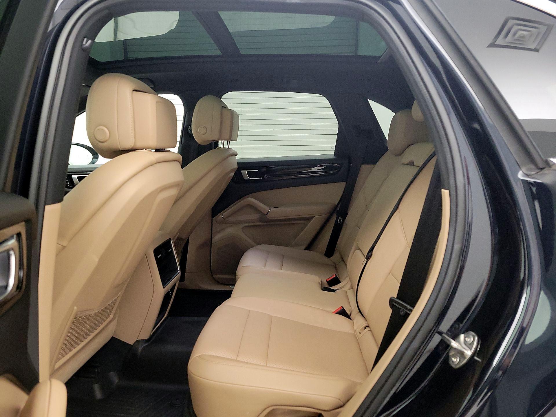 Thumbnail: 2021 Porsche Cayenne - 20