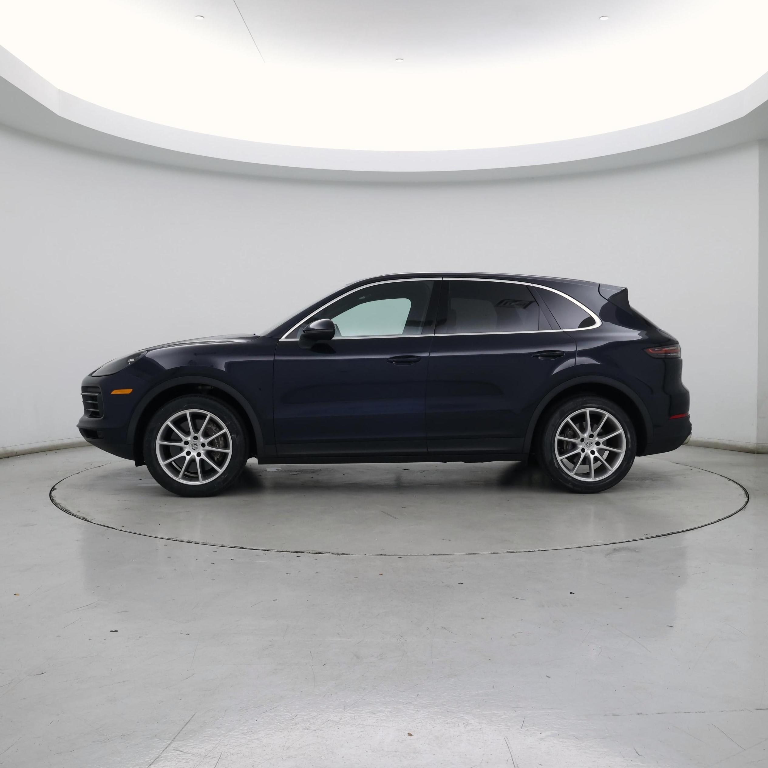 Thumbnail: 2021 Porsche Cayenne - 3