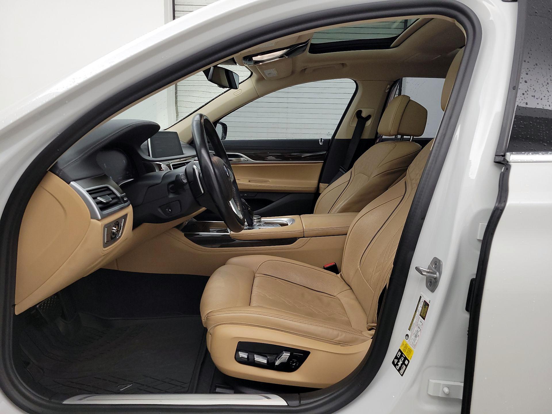 Thumbnail: 2022 BMW 7 Series - 11