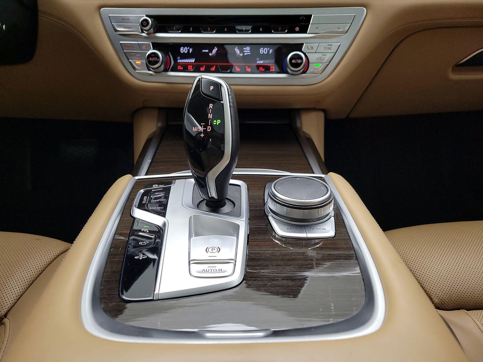 Thumbnail: 2022 BMW 7 Series - 18