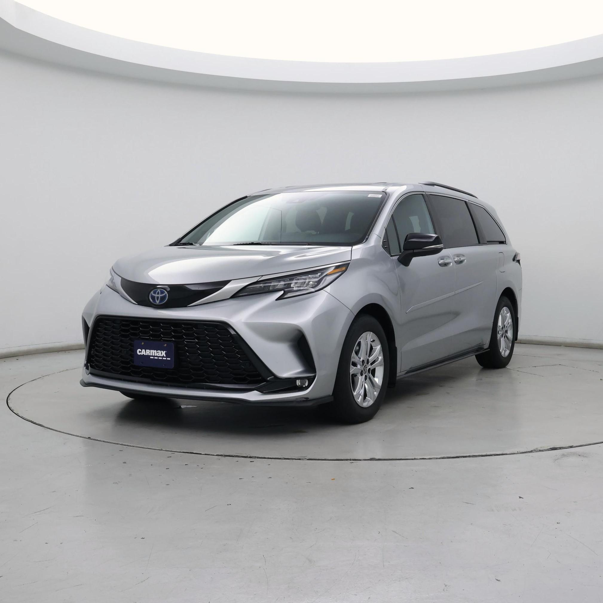 Thumbnail: 2023 Toyota Sienna - 4