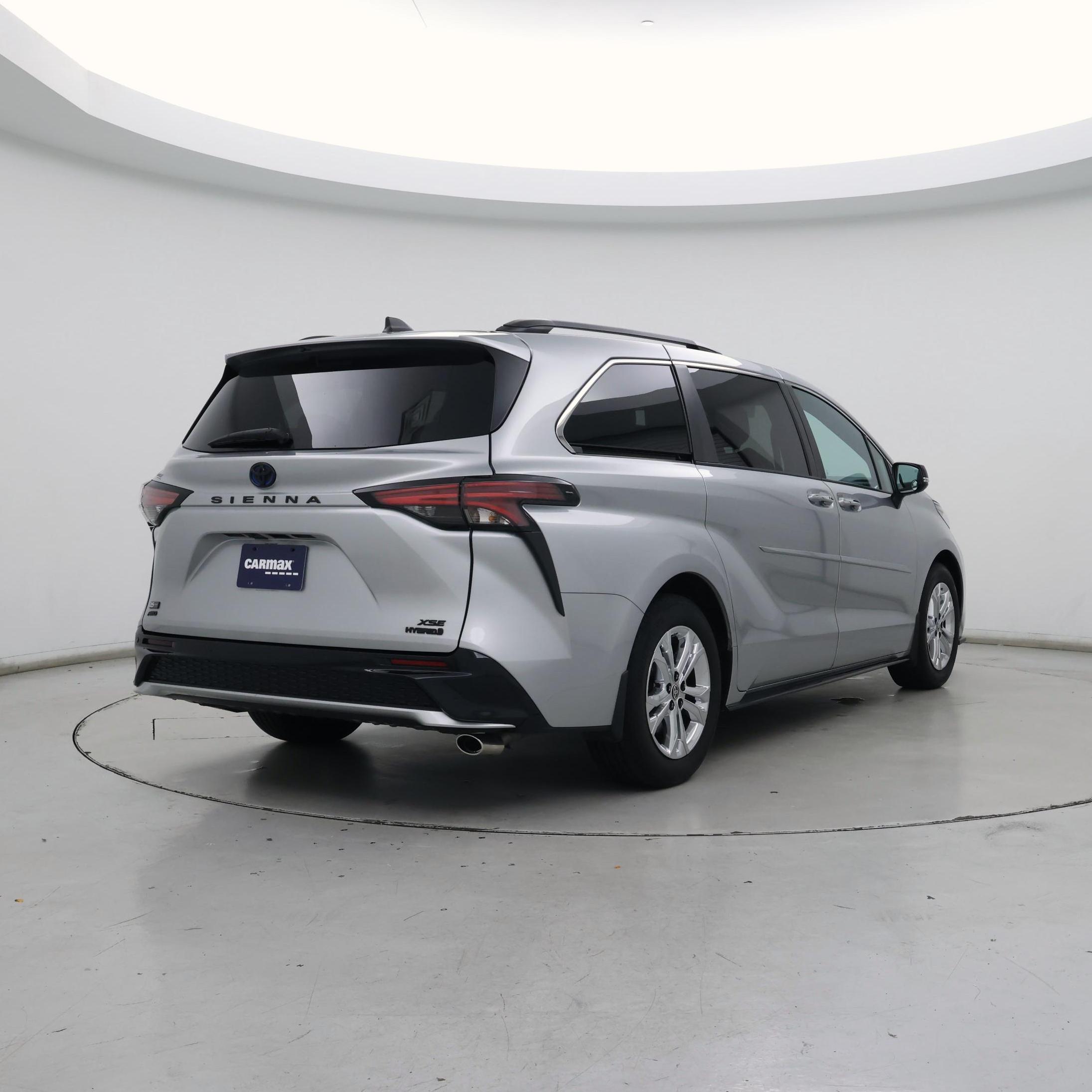 Thumbnail: 2023 Toyota Sienna - 8