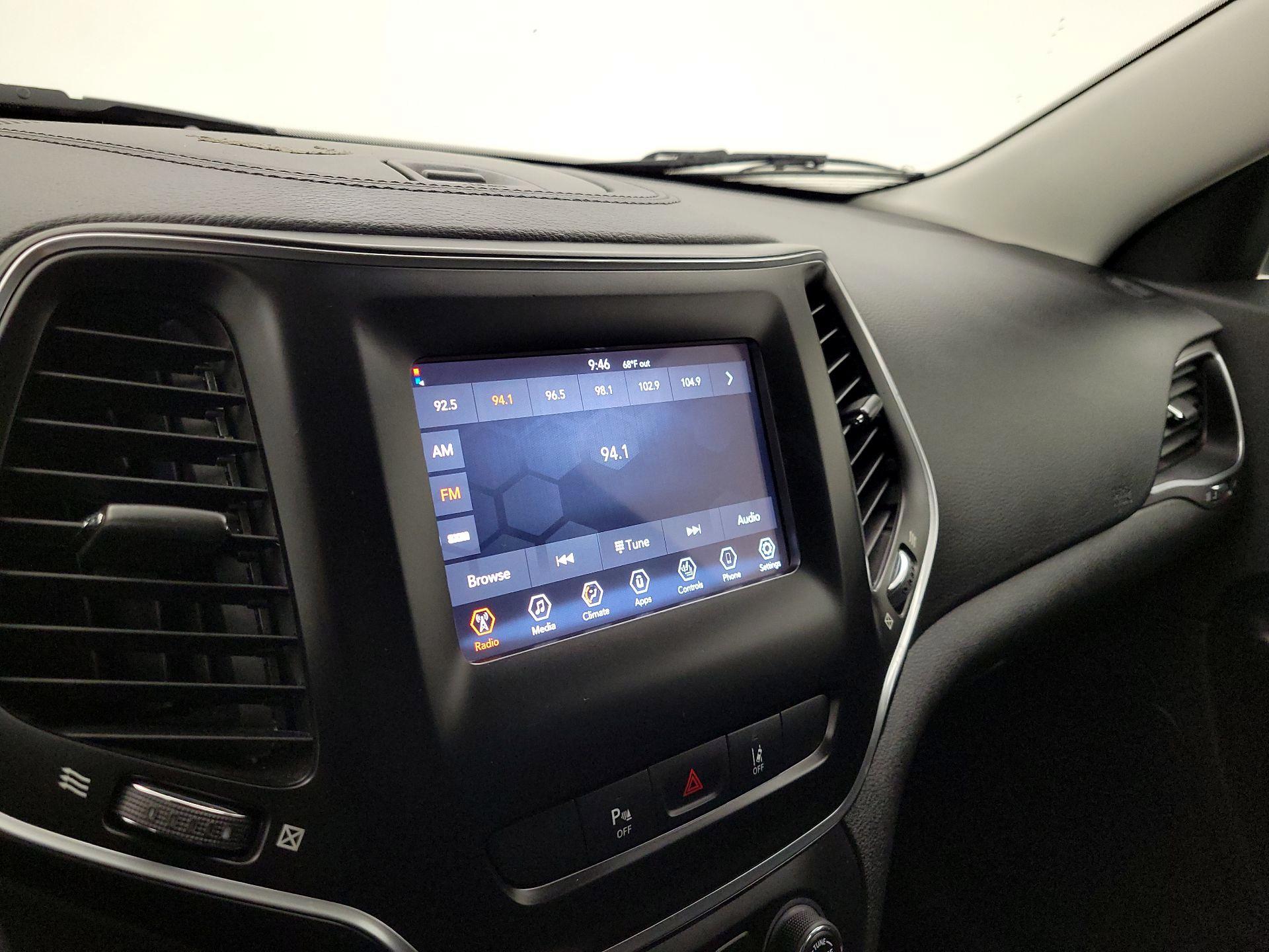 Thumbnail: 2021 Jeep Cherokee - 15