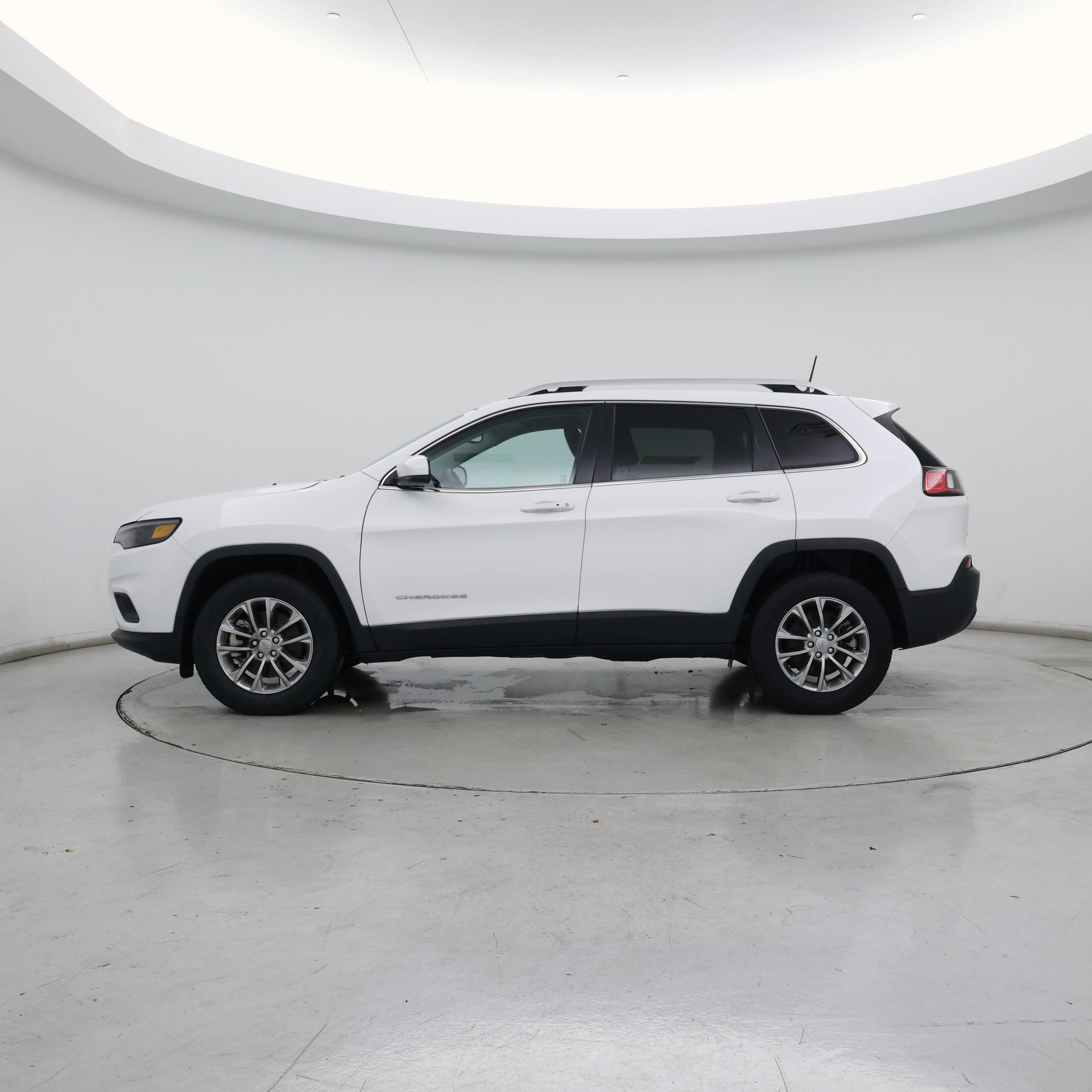 Thumbnail: 2021 Jeep Cherokee - 3