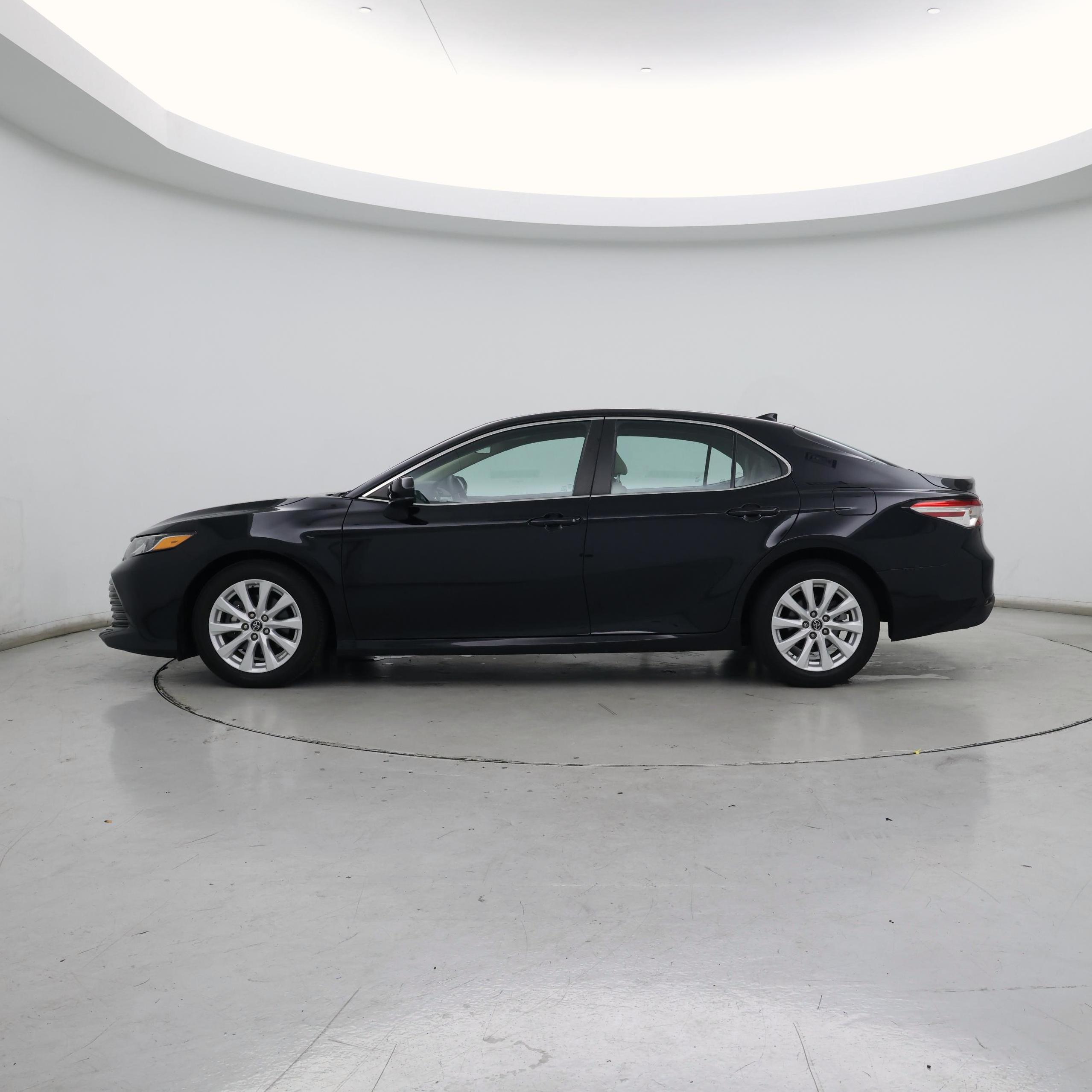 Thumbnail: 2019 Toyota Camry - 3