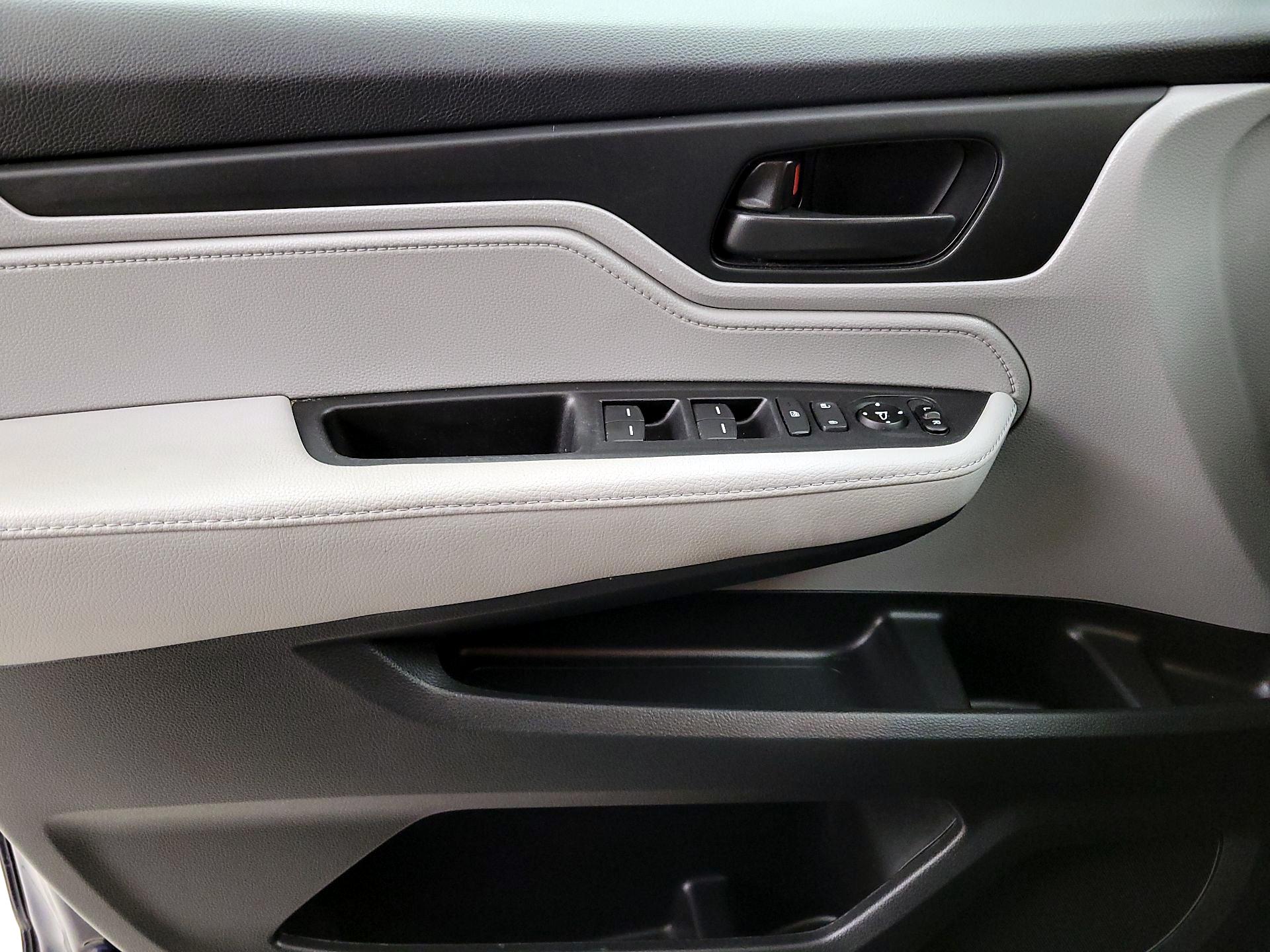 Thumbnail: 2020 Honda Odyssey - 12