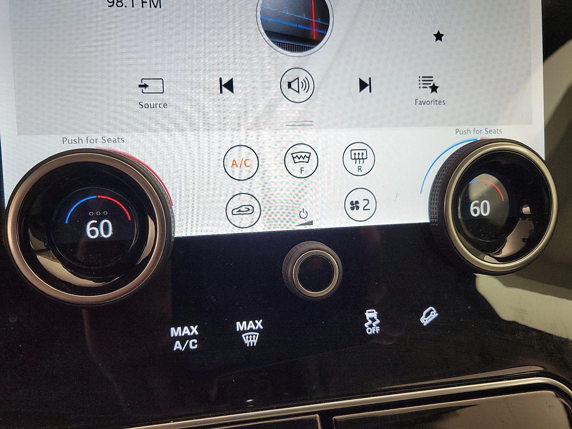 Thumbnail: 2019 Land Rover Range Rover Velar - 17
