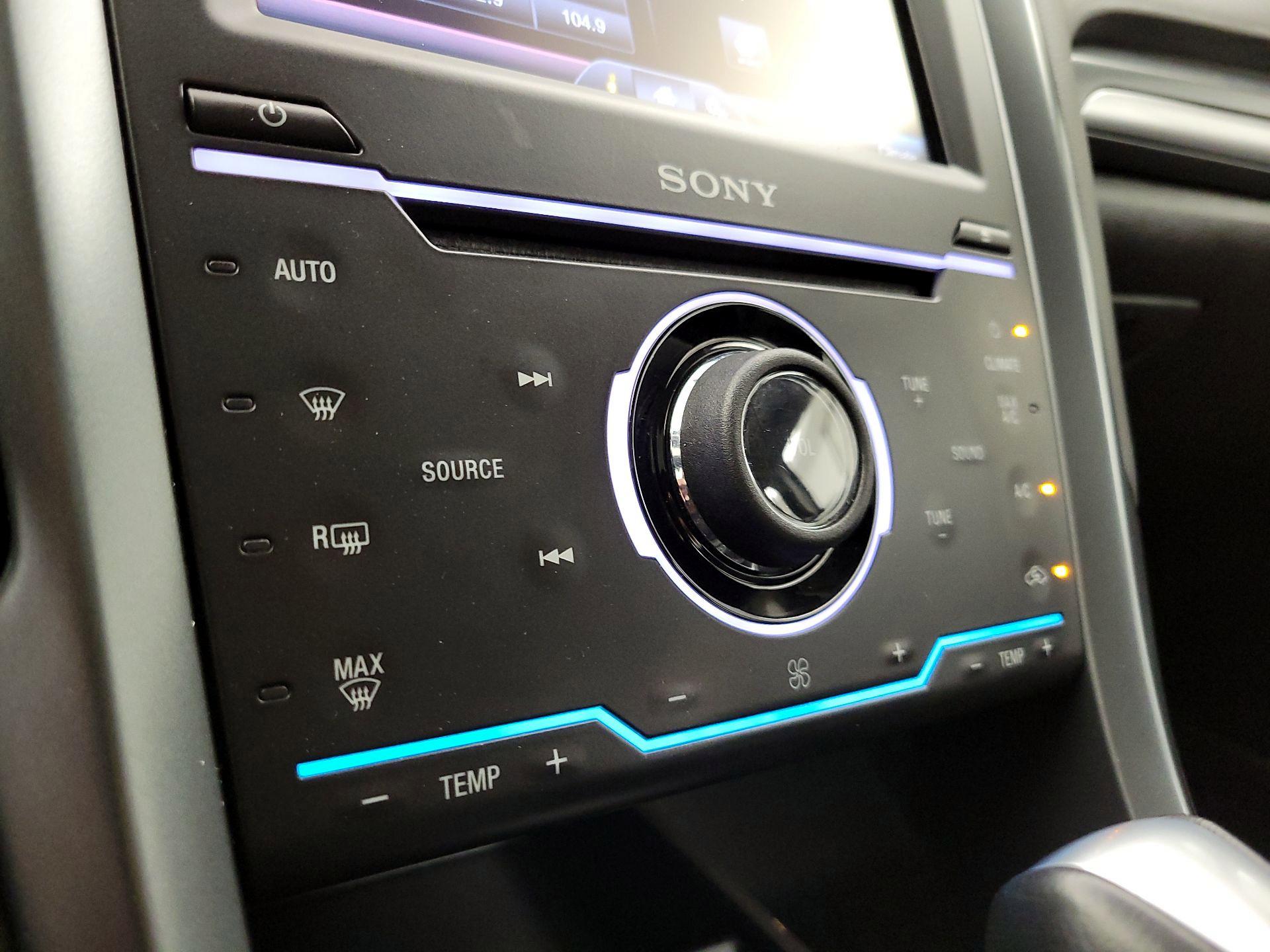 Thumbnail: 2015 Ford Fusion - 17