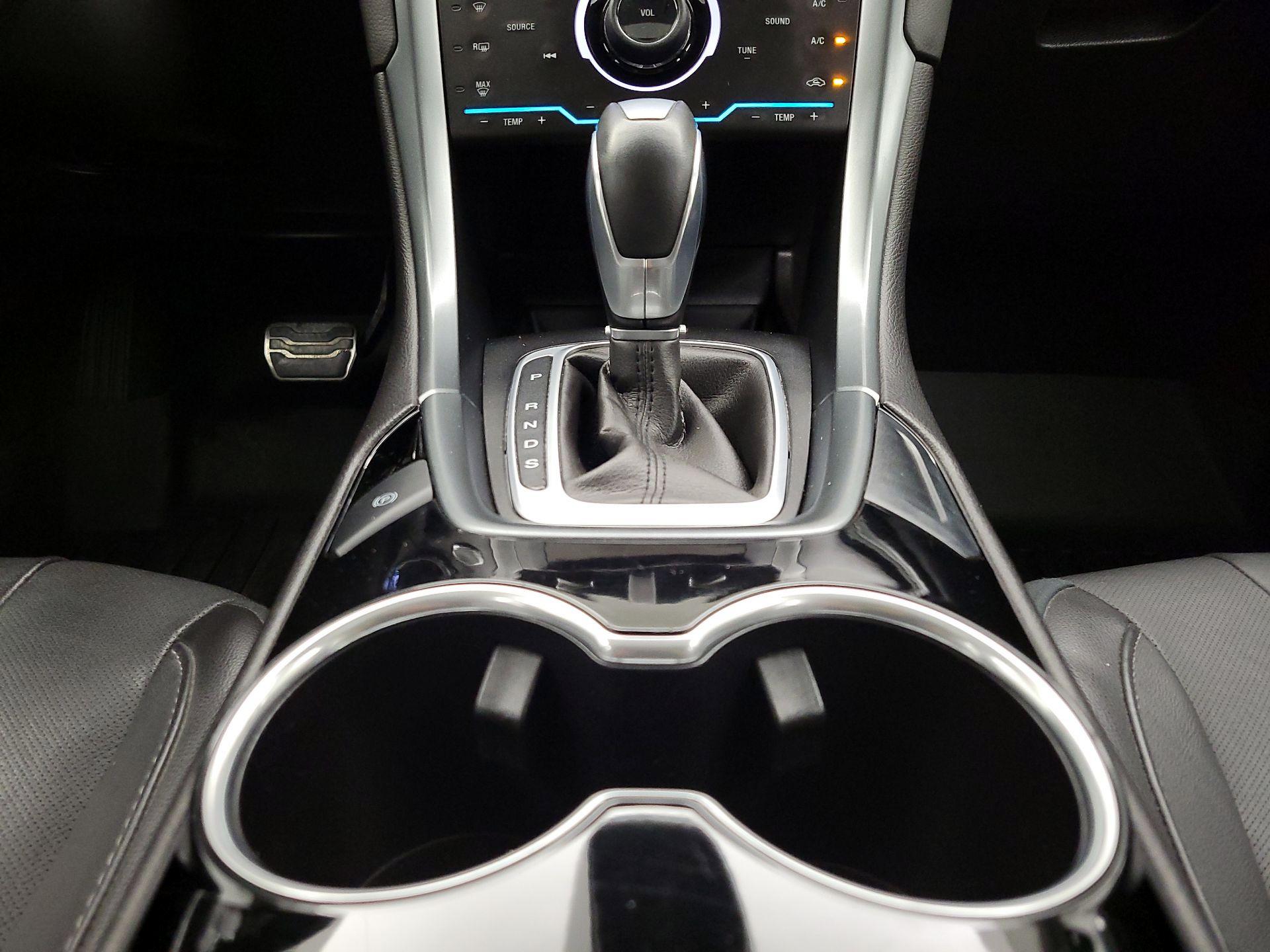 Thumbnail: 2015 Ford Fusion - 18