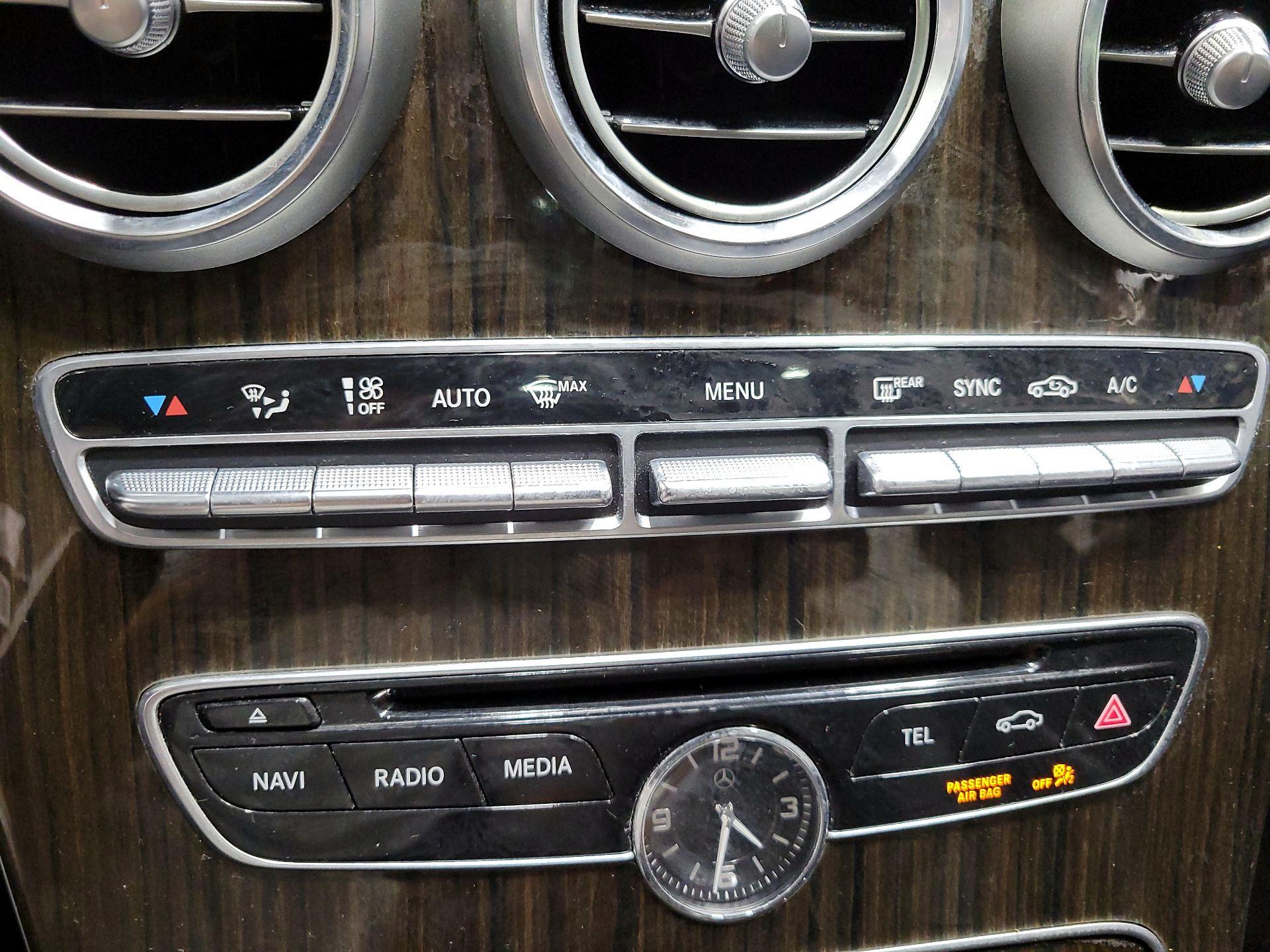 Thumbnail: 2016 Mercedes-Benz C-Class - 17