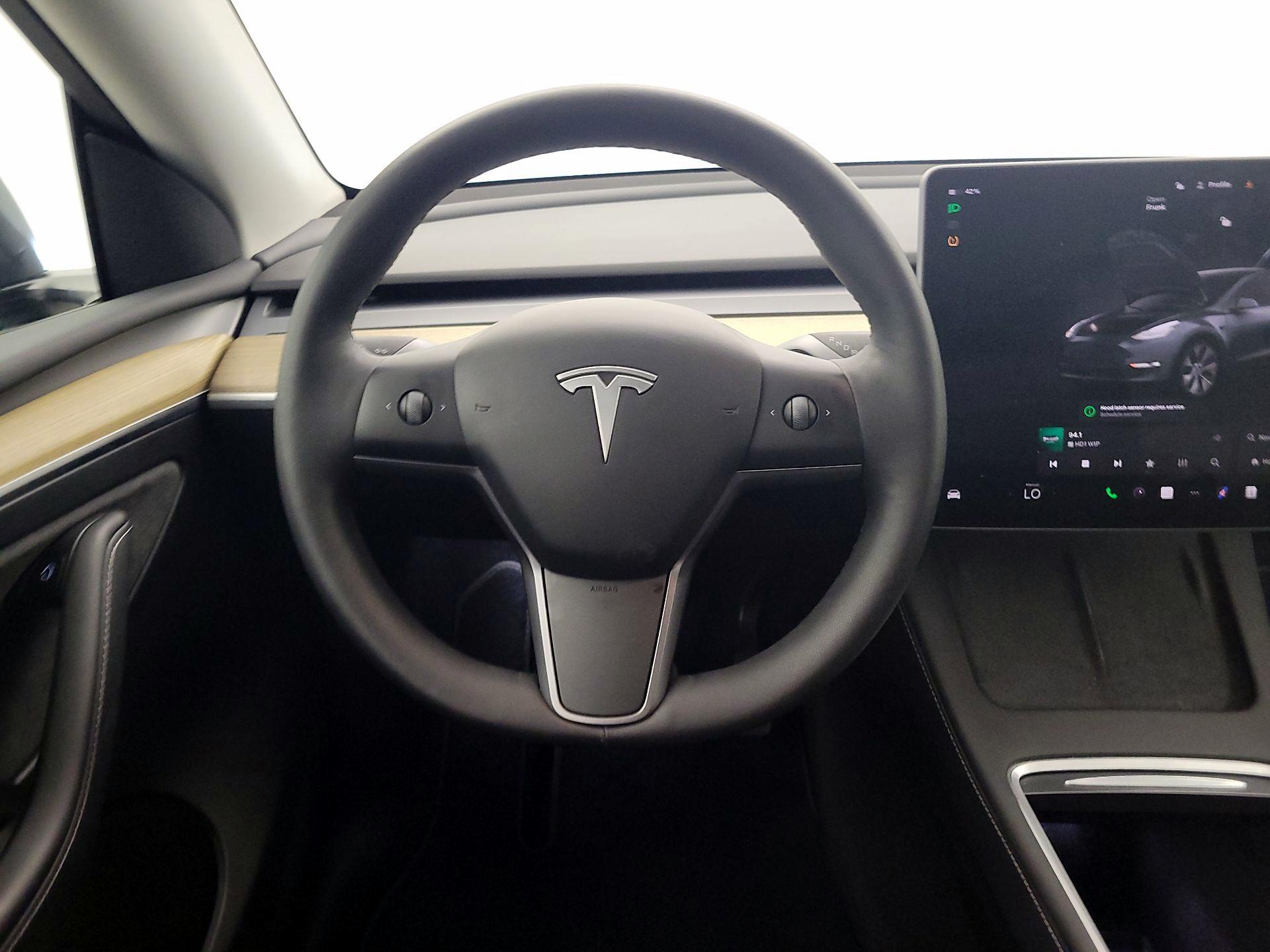 Thumbnail: 2023 Tesla Model Y - 10