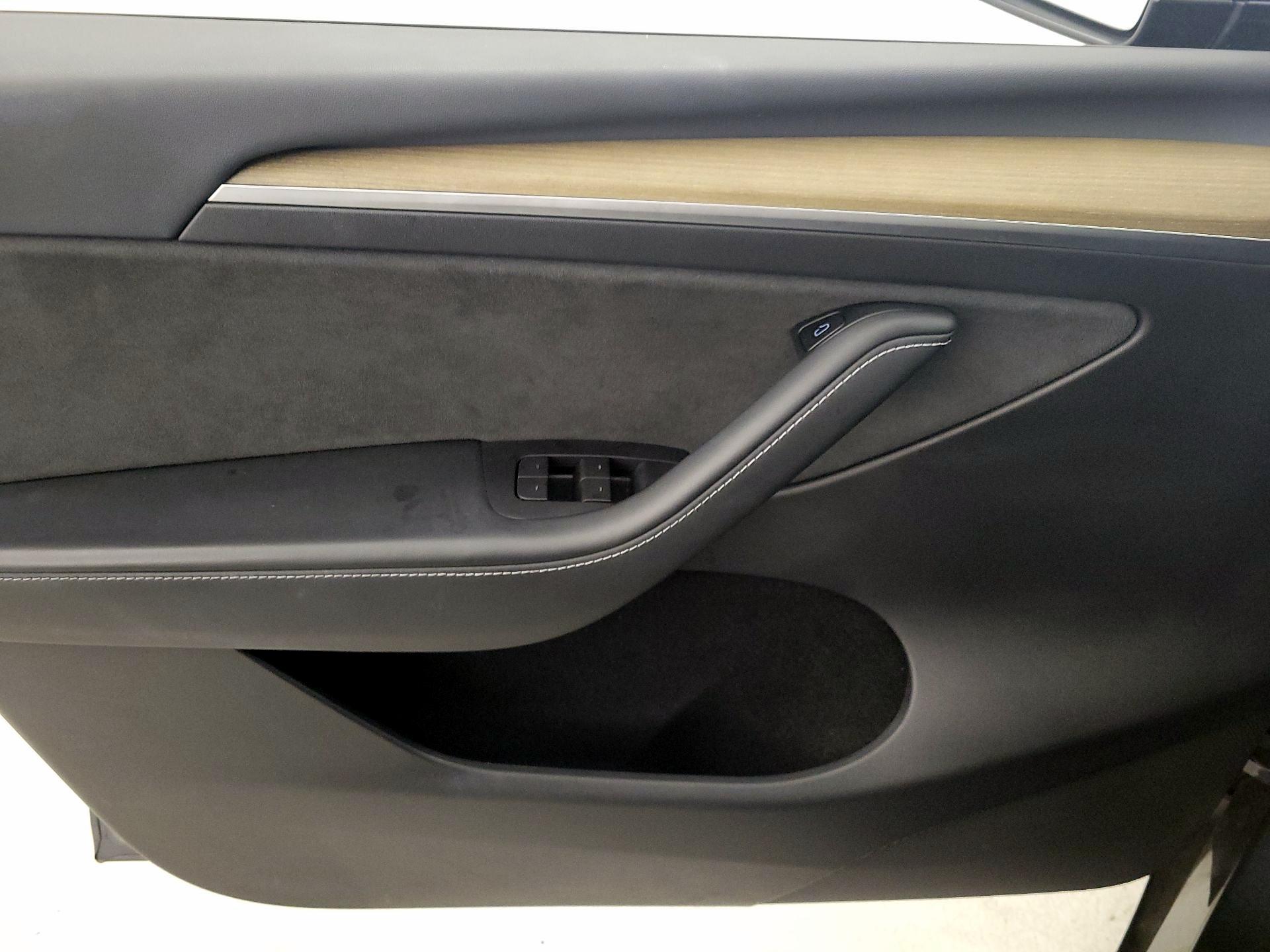 Thumbnail: 2023 Tesla Model Y - 12