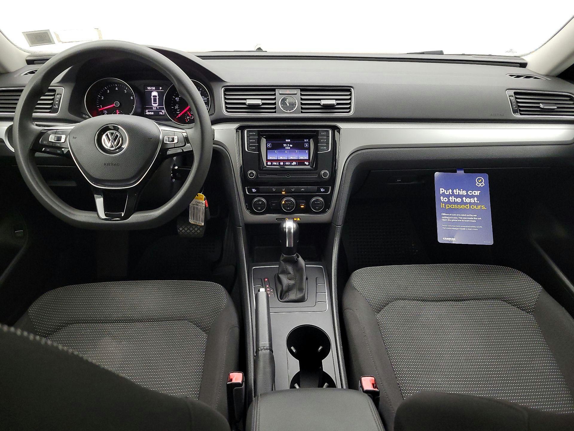 Thumbnail: 2016 Volkswagen Passat - 9