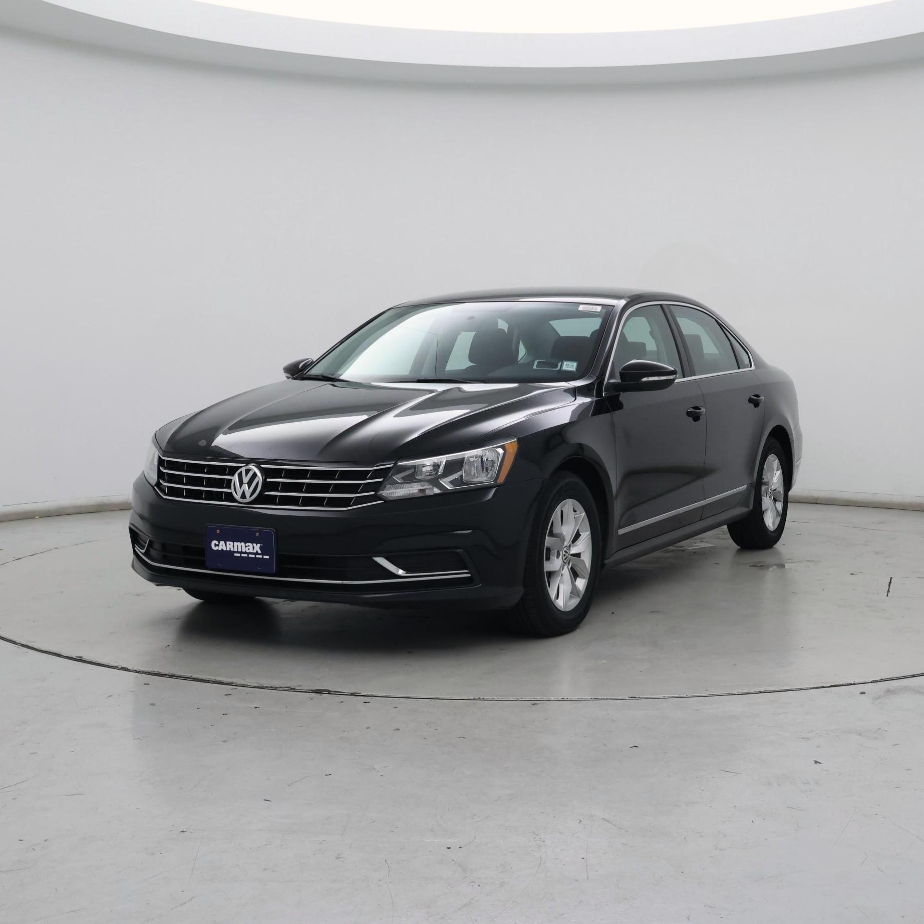 Thumbnail: 2016 Volkswagen Passat - 4