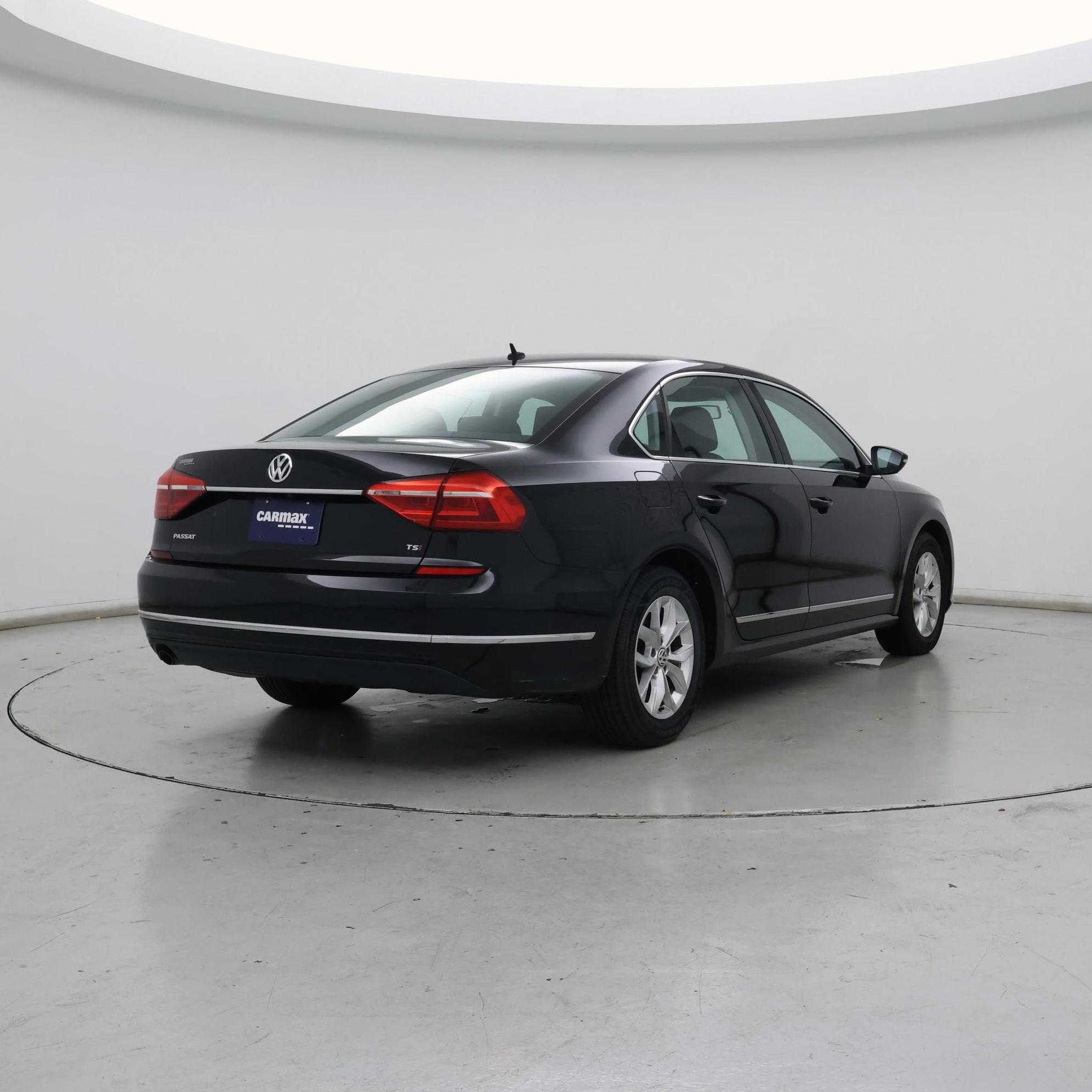 Thumbnail: 2016 Volkswagen Passat - 8