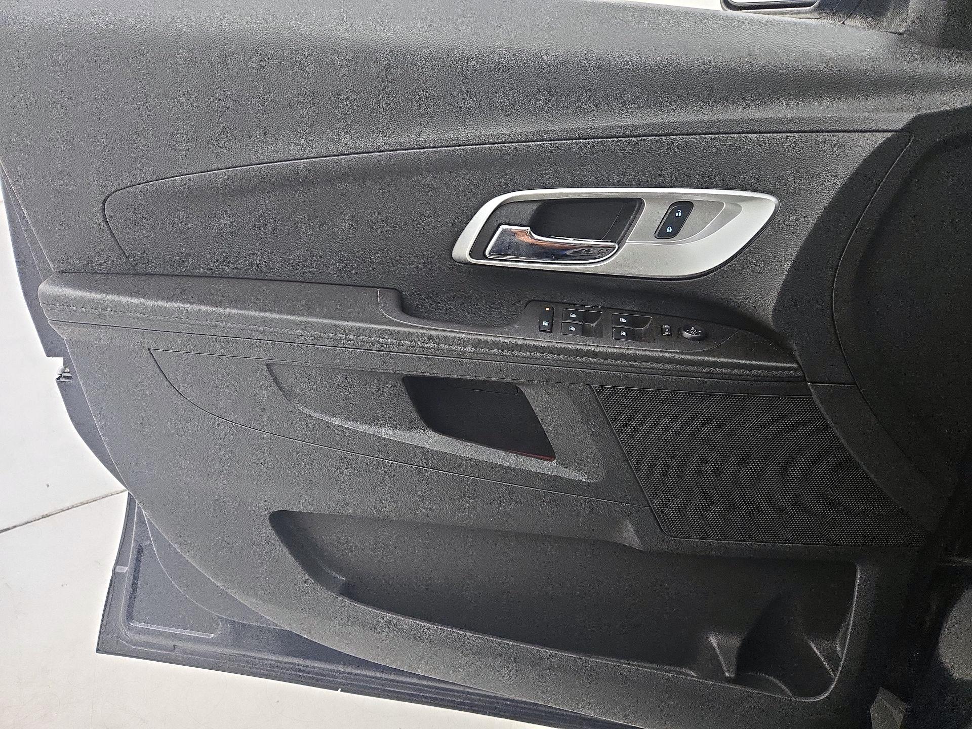 Thumbnail: 2015 Chevrolet Equinox - 12