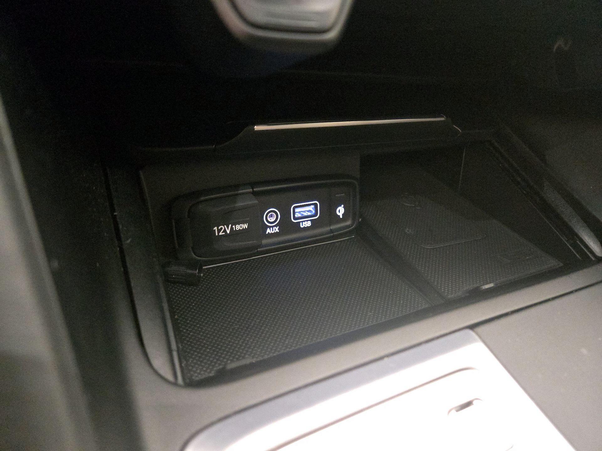 Thumbnail: 2019 Genesis G70 - 19