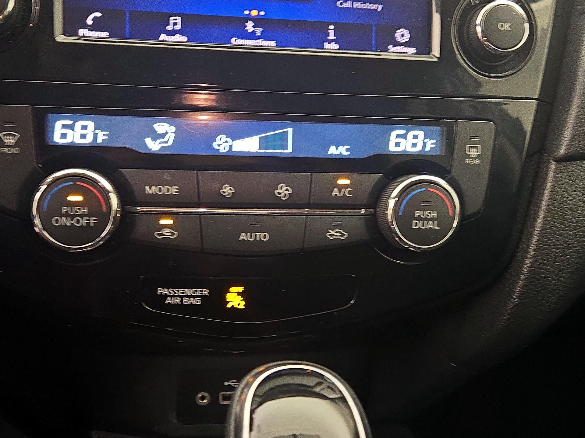 Thumbnail: 2018 Nissan Rogue - 16