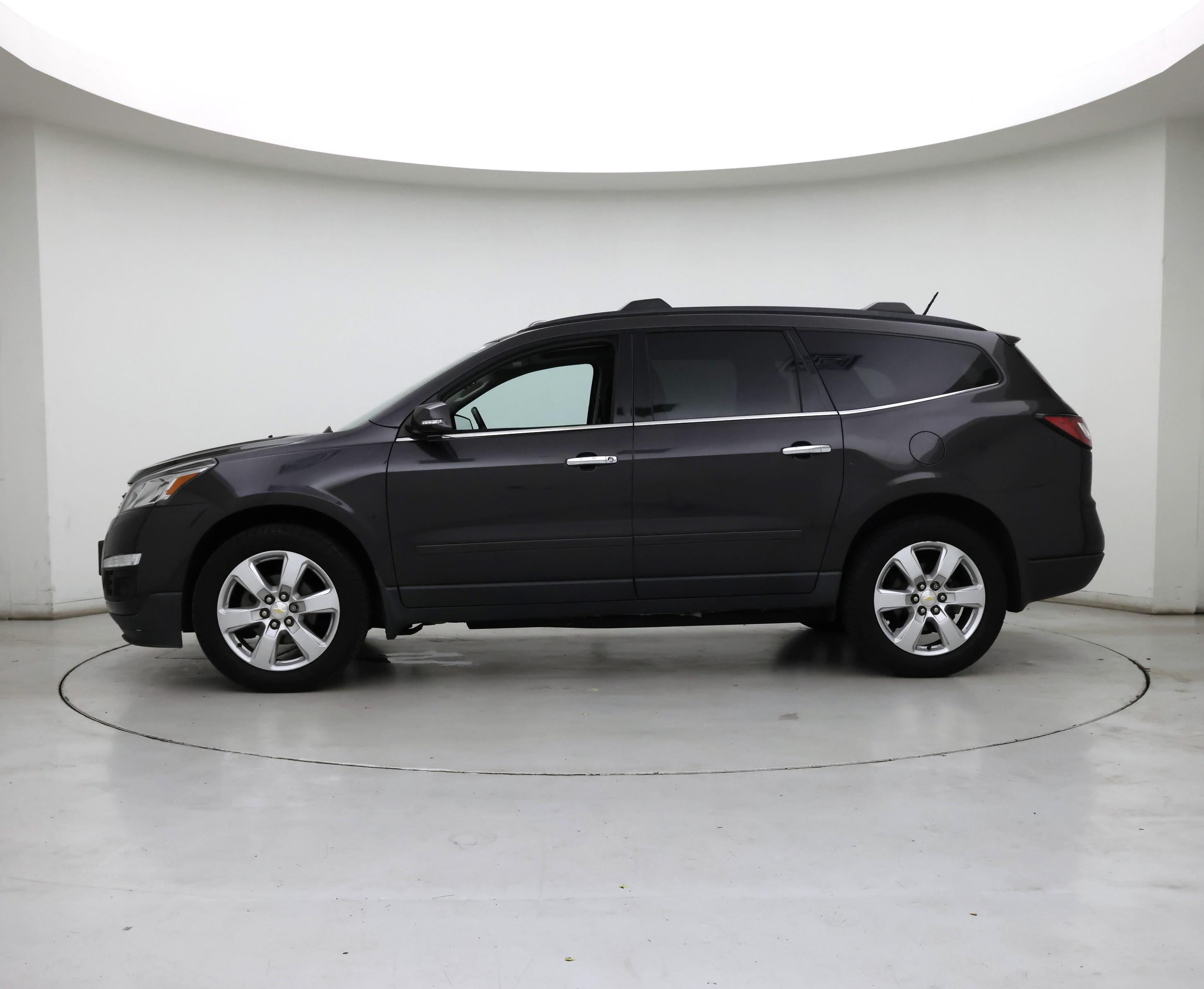 Thumbnail: 2017 Chevrolet Traverse - 3