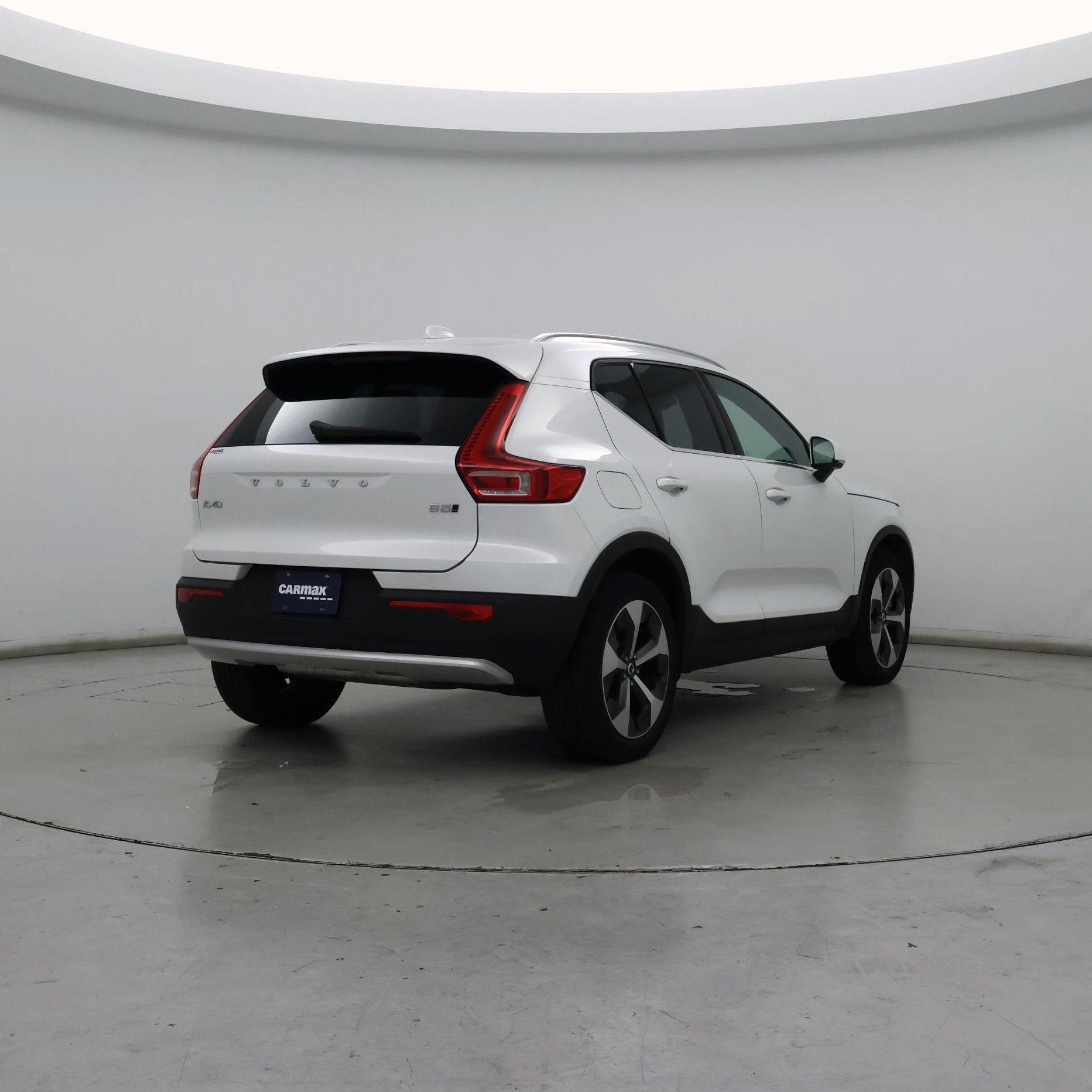 Thumbnail: 2023 Volvo XC40 - 8