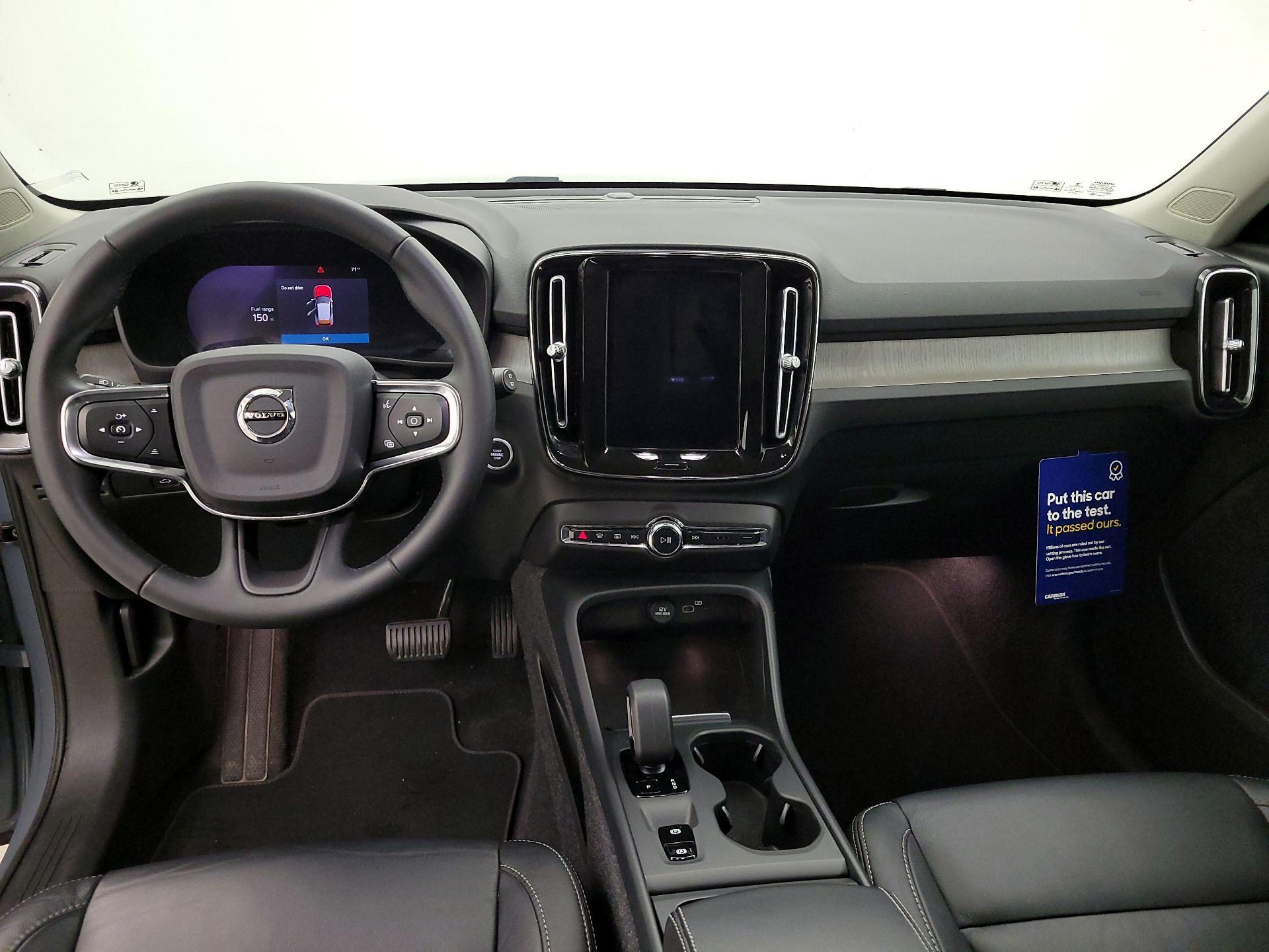 Thumbnail: 2023 Volvo XC40 - 9