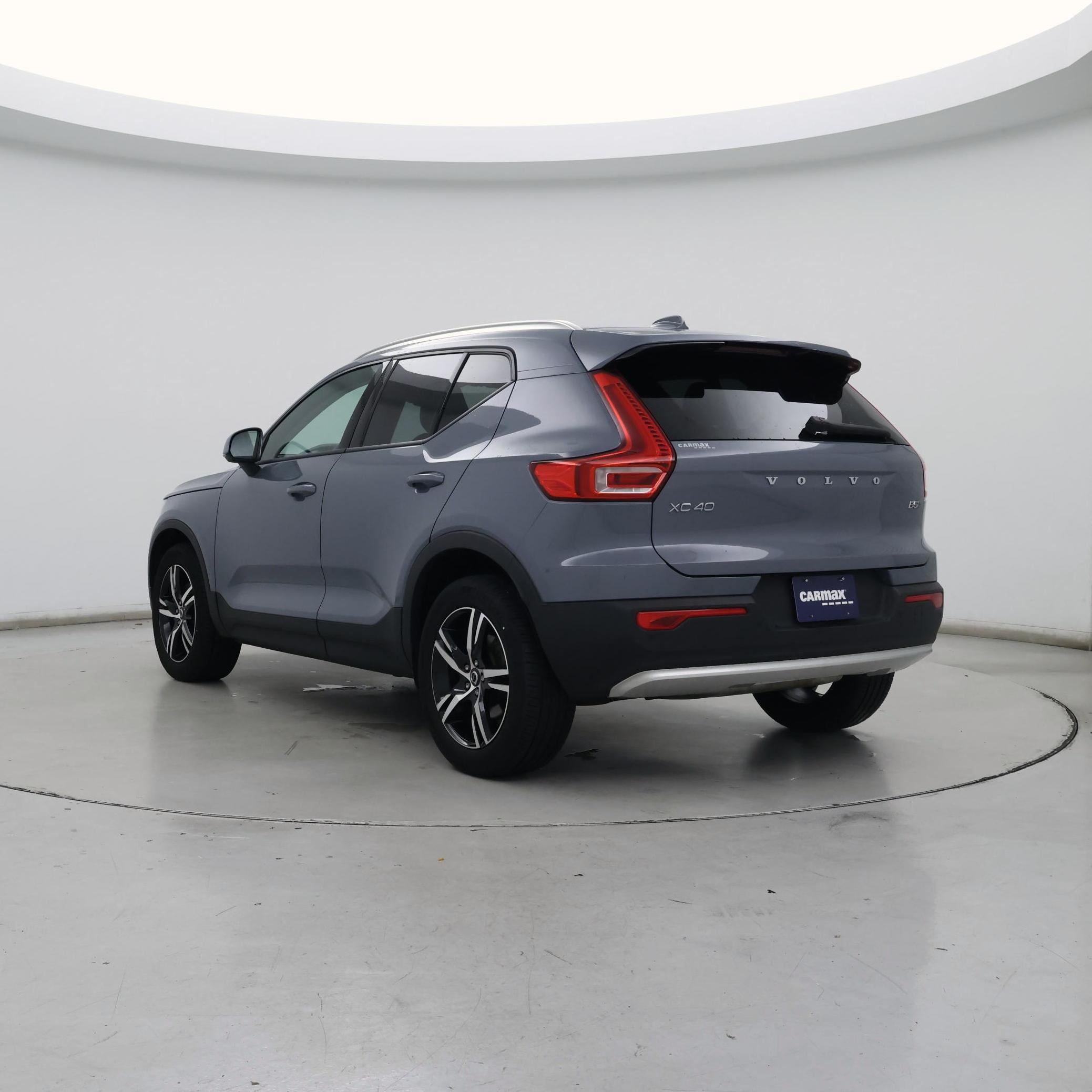 Thumbnail: 2023 Volvo XC40 - 2
