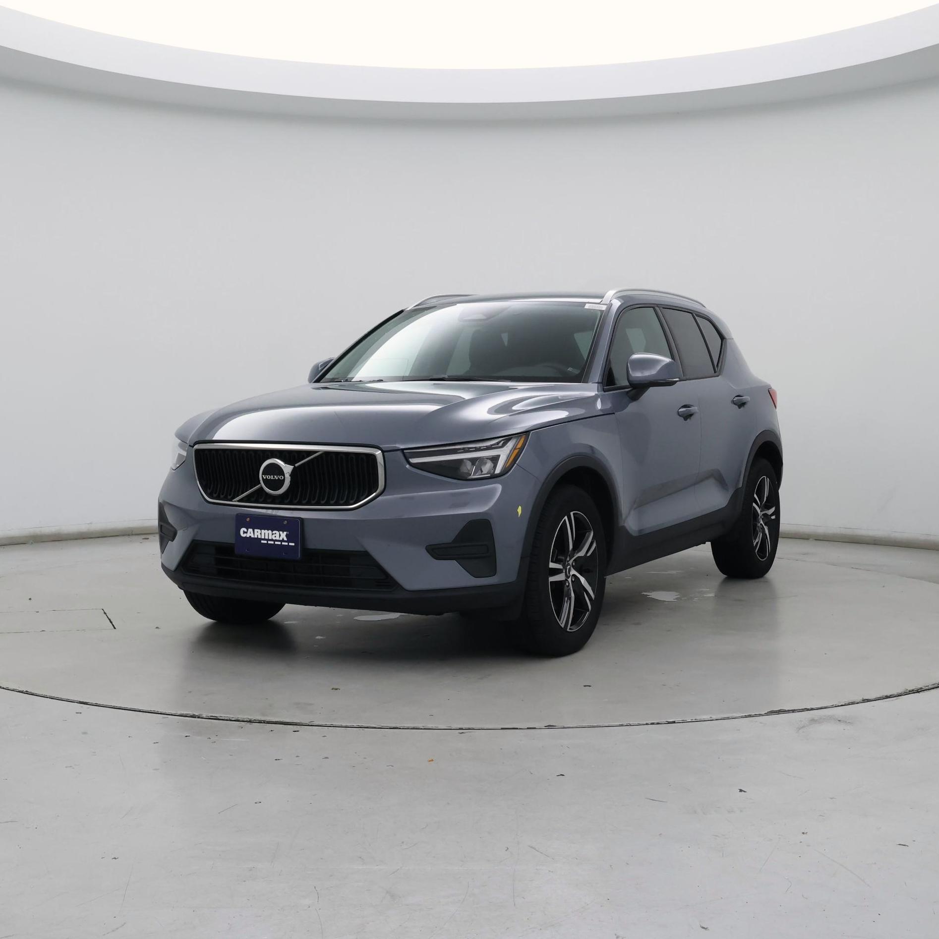 Thumbnail: 2023 Volvo XC40 - 4