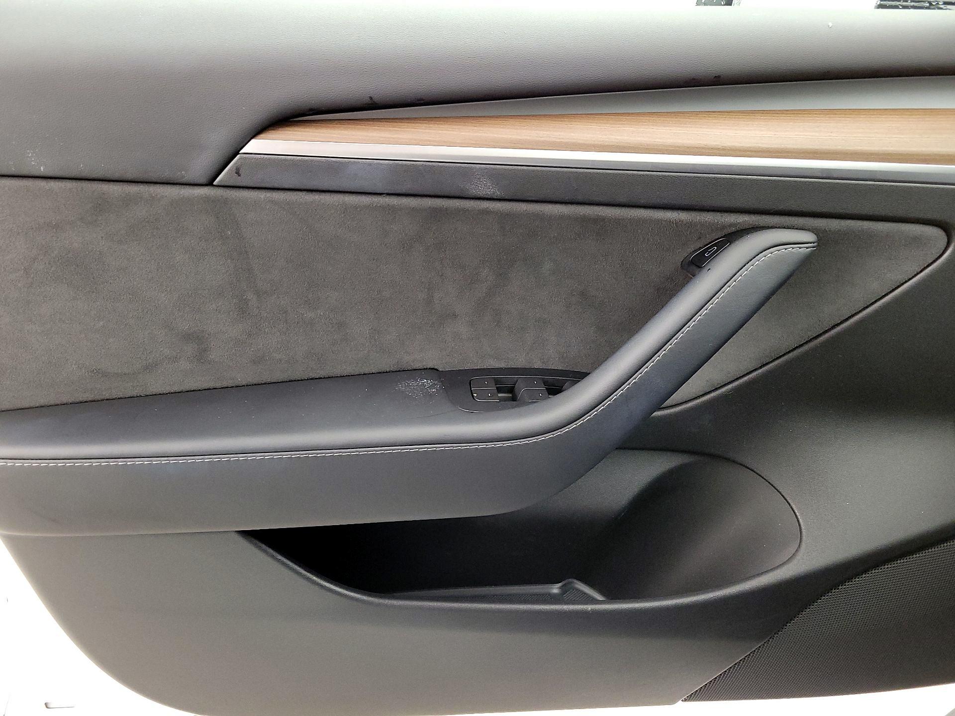 Thumbnail: 2022 Tesla Model 3 - 12