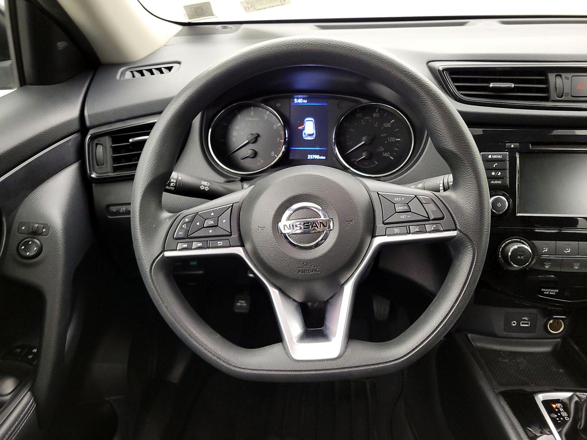 Thumbnail: 2020 Nissan Rogue - 10