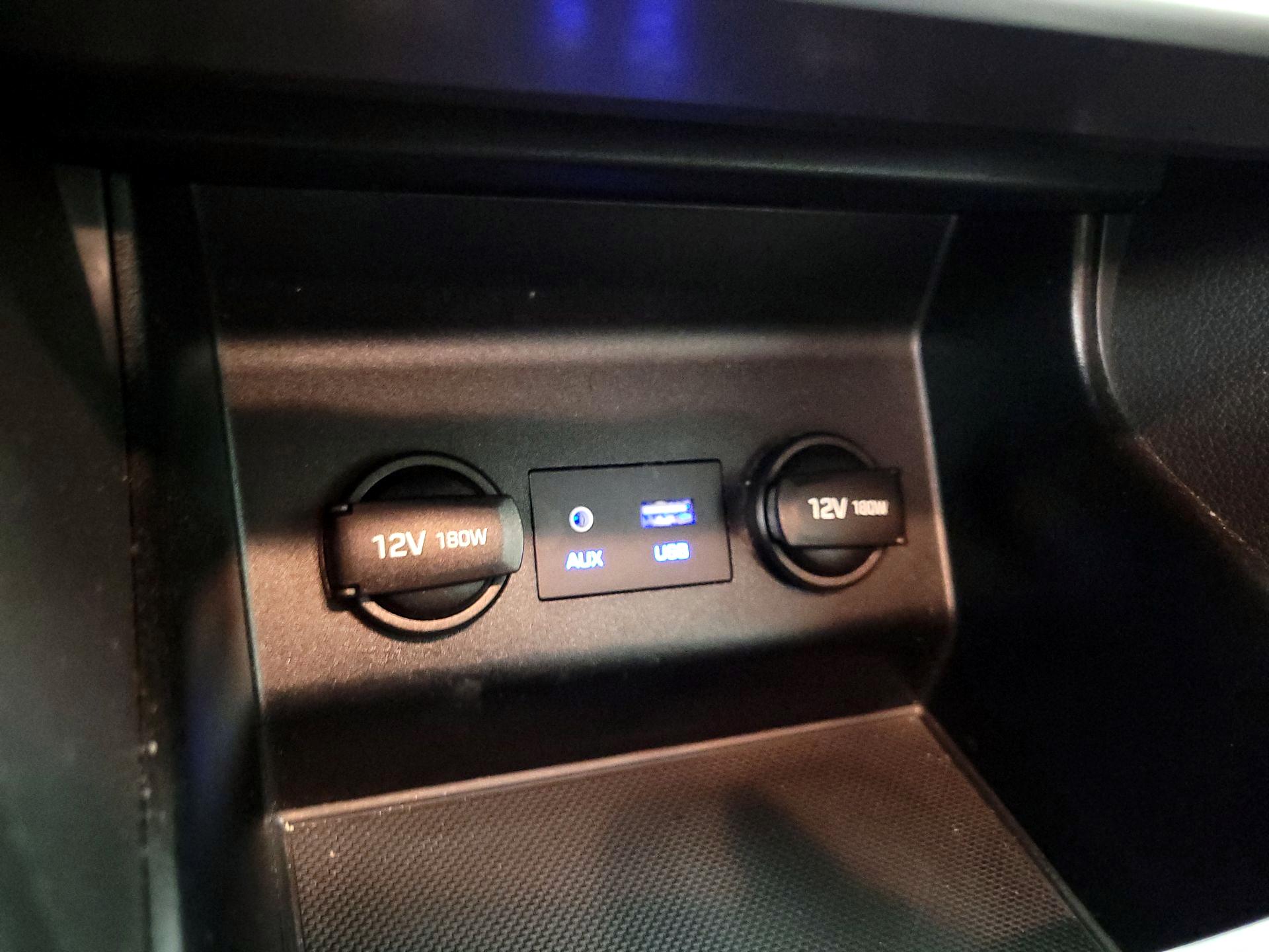 Thumbnail: 2020 Hyundai Elantra - 18