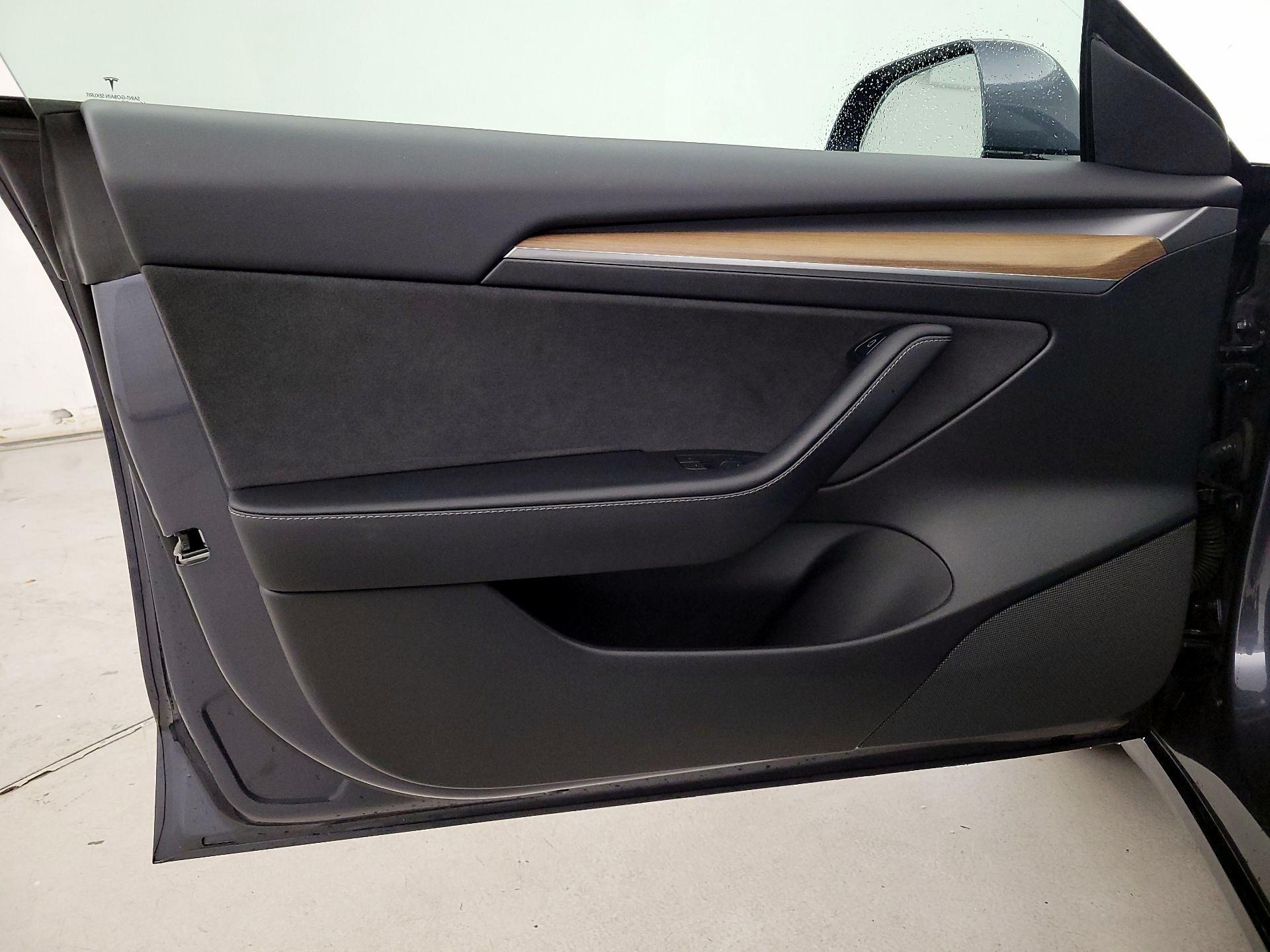 Thumbnail: 2022 Tesla Model 3 - 12