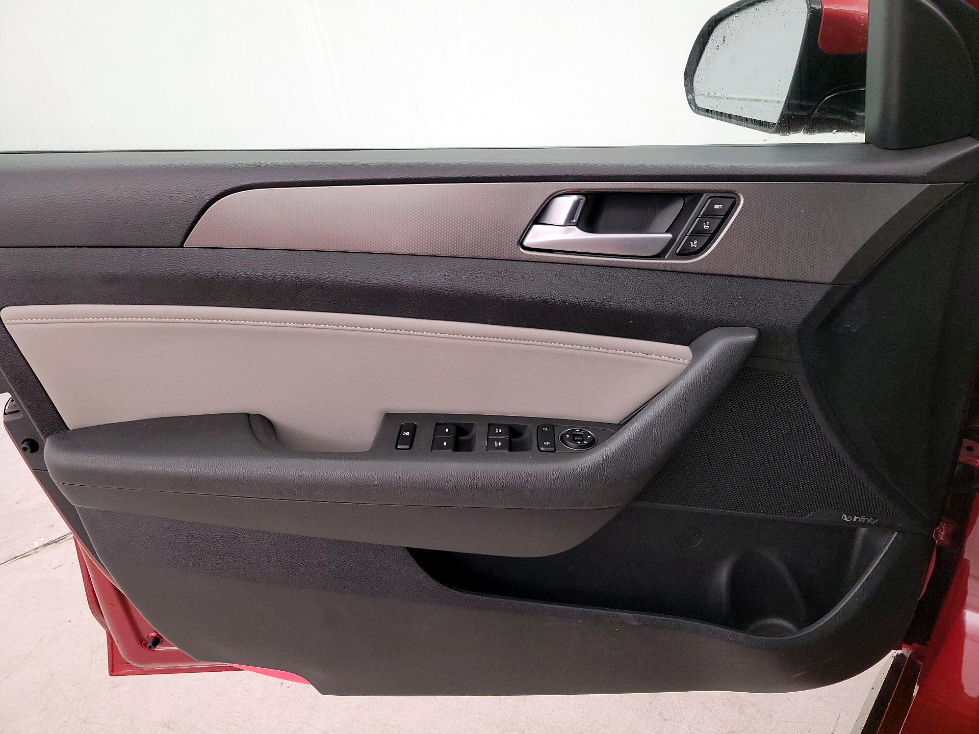 Thumbnail: 2015 Hyundai Sonata - 12