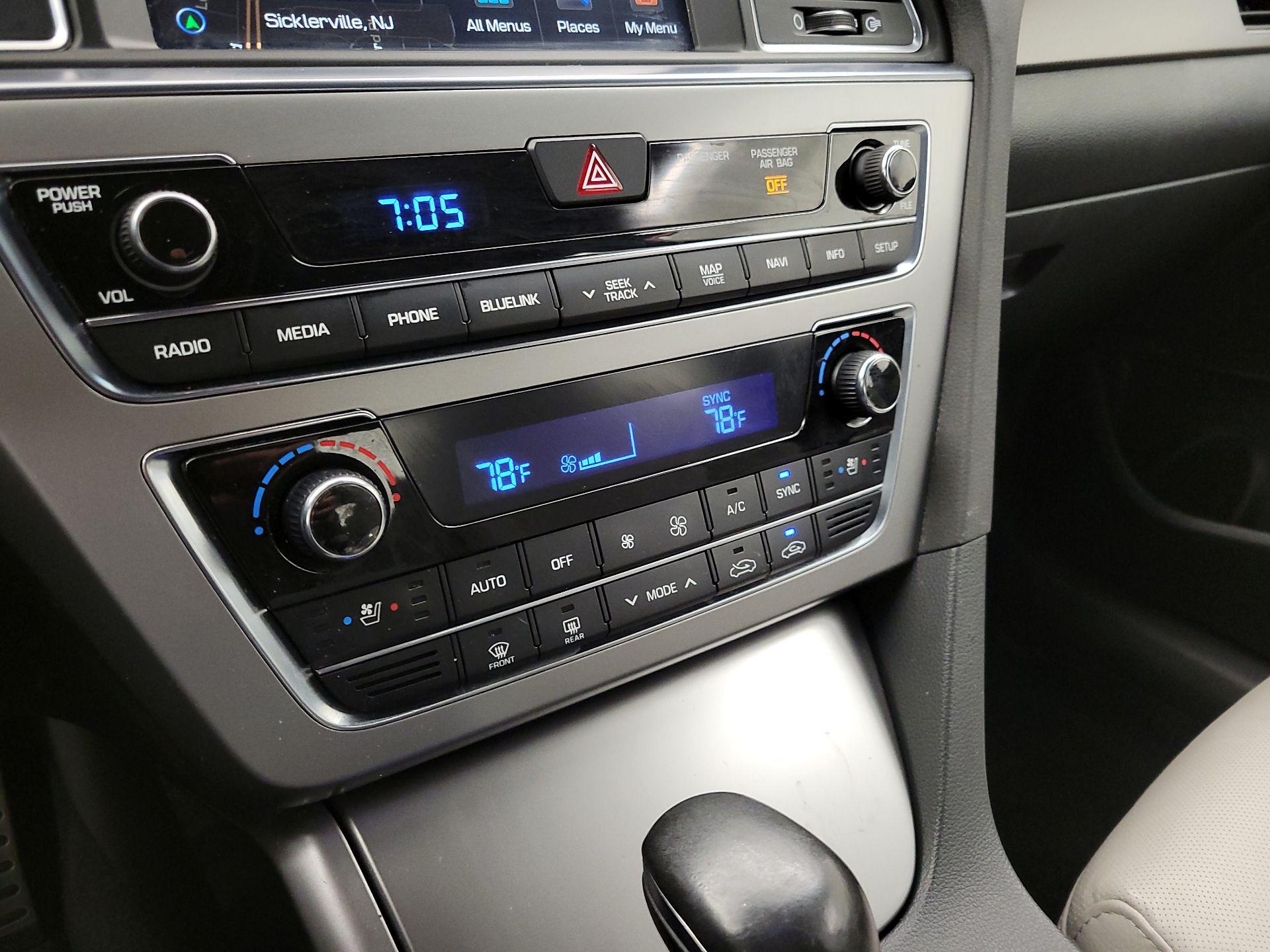 Thumbnail: 2015 Hyundai Sonata - 17