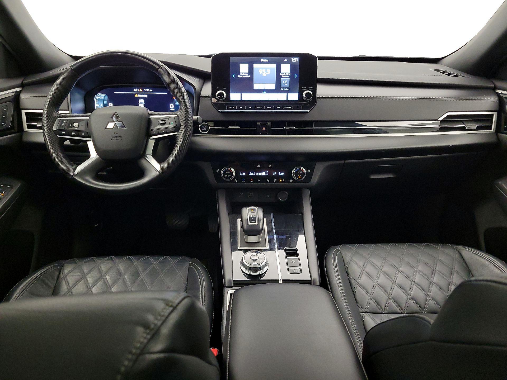 Thumbnail: 2023 Mitsubishi Outlander - 9