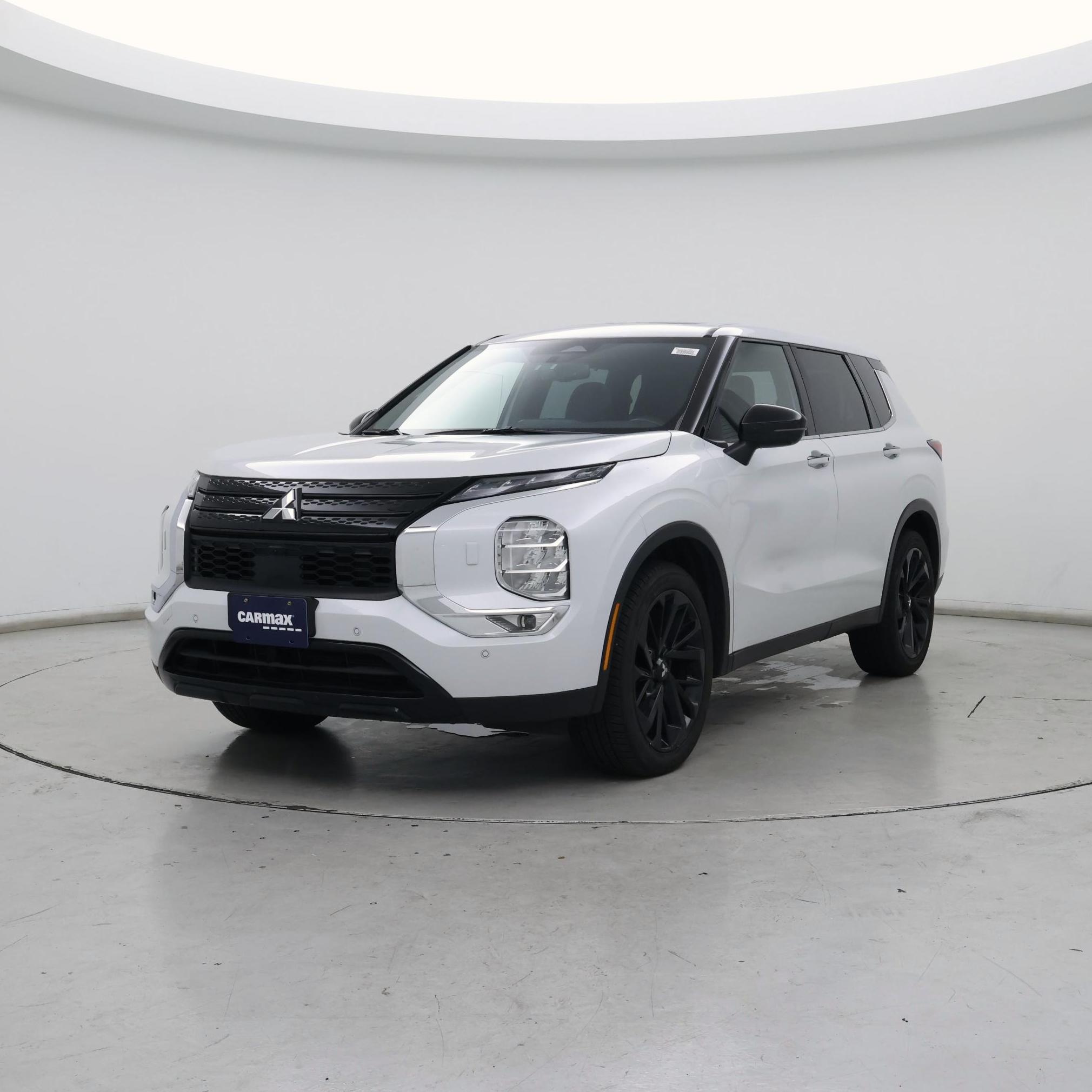 Thumbnail: 2023 Mitsubishi Outlander - 4