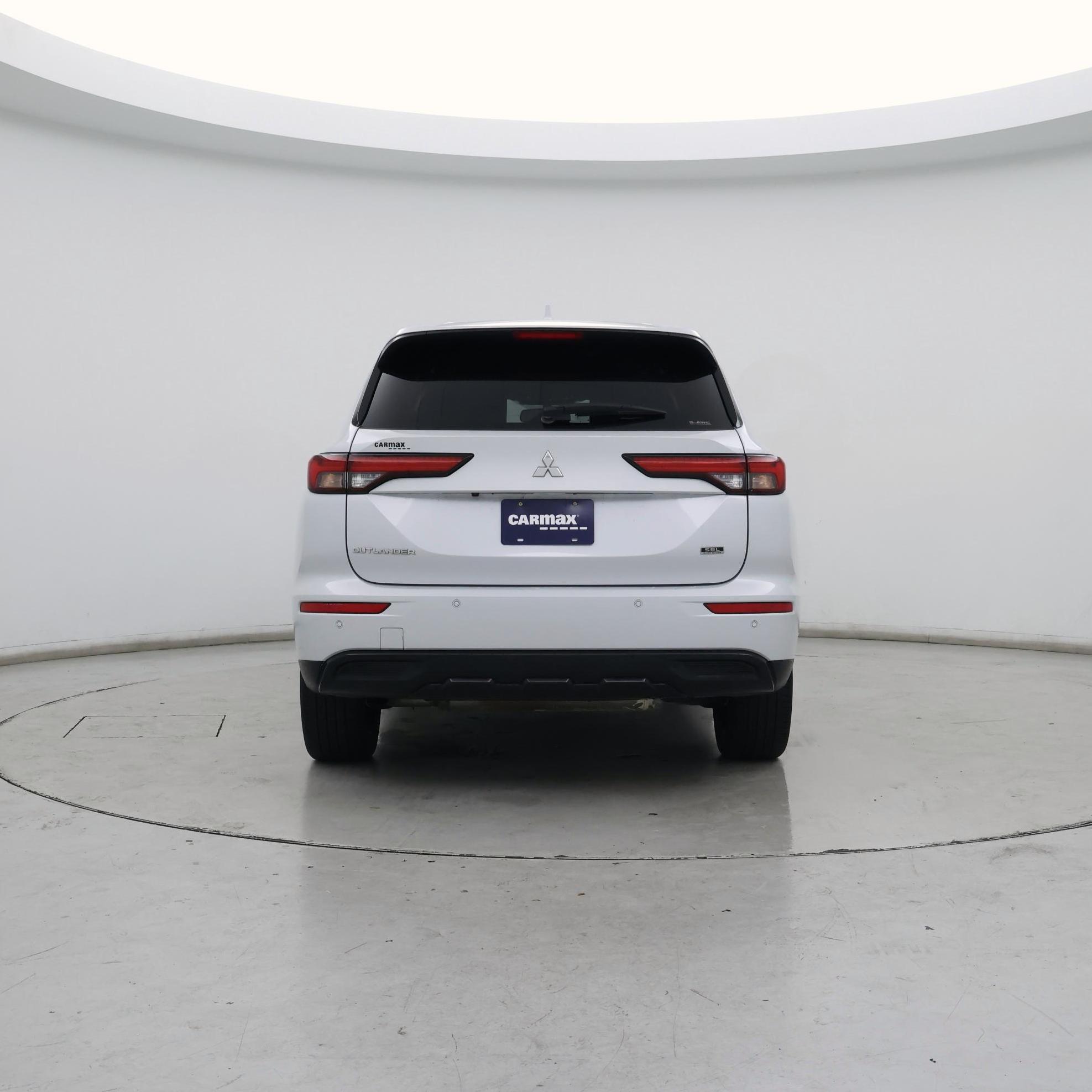 Thumbnail: 2023 Mitsubishi Outlander - 6