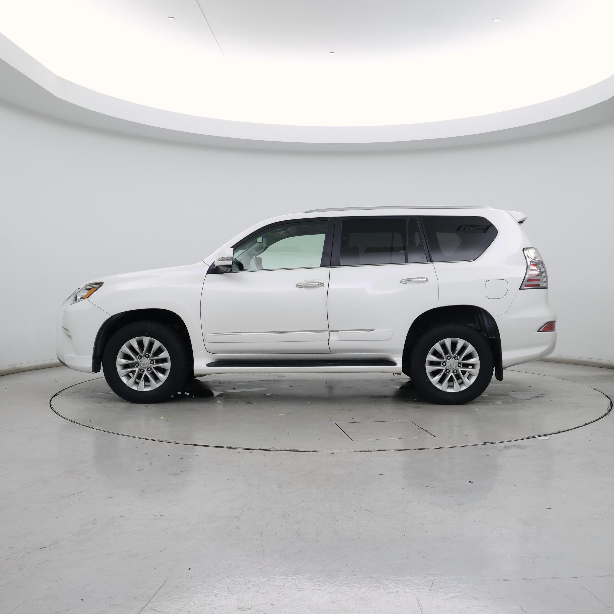 Thumbnail: 2016 Lexus GX - 3