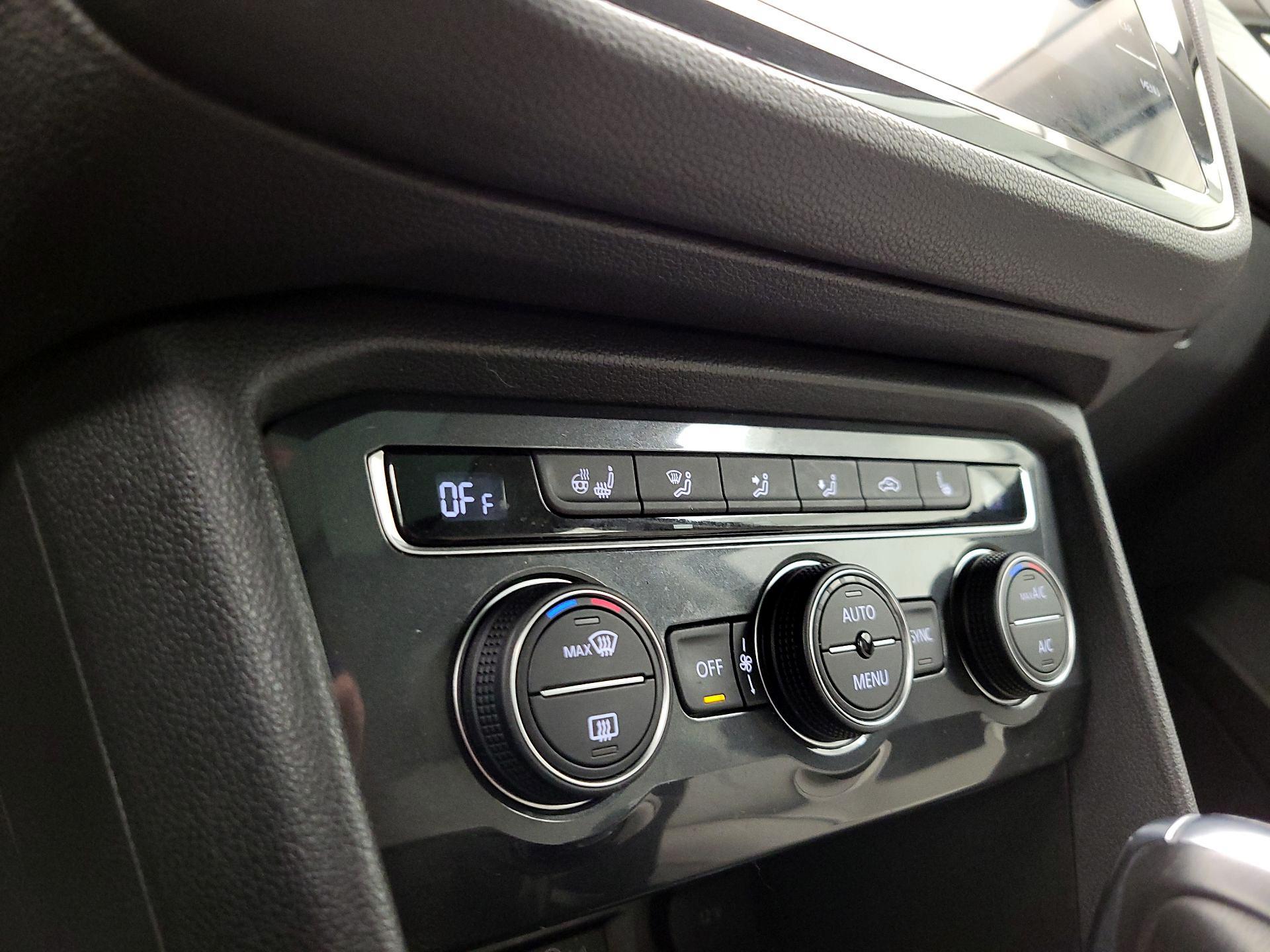 Thumbnail: 2019 Volkswagen Tiguan - 16
