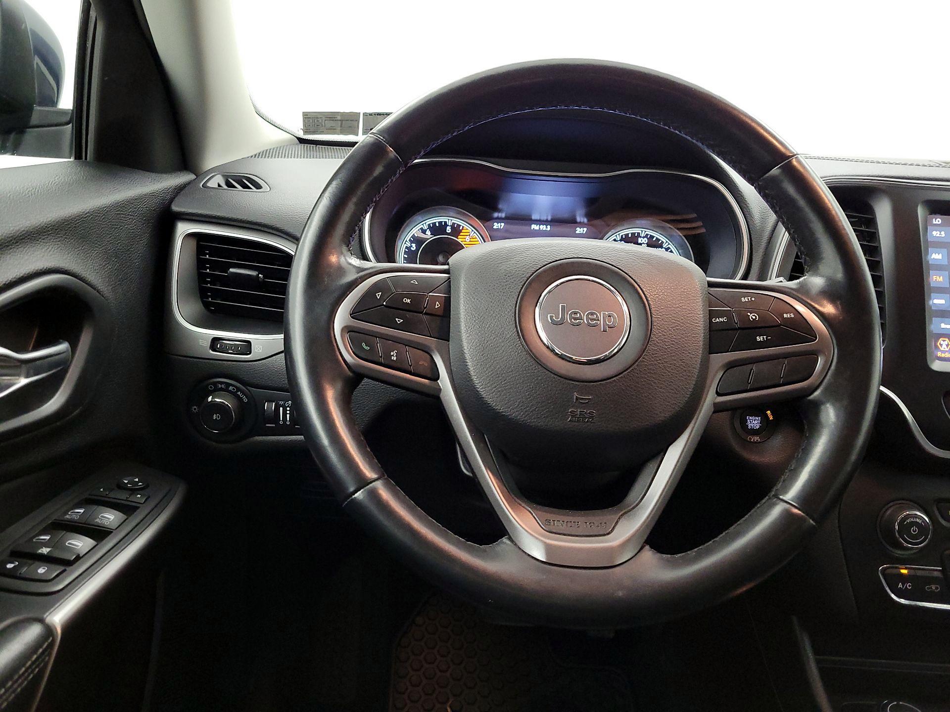 Thumbnail: 2021 Jeep Cherokee - 10