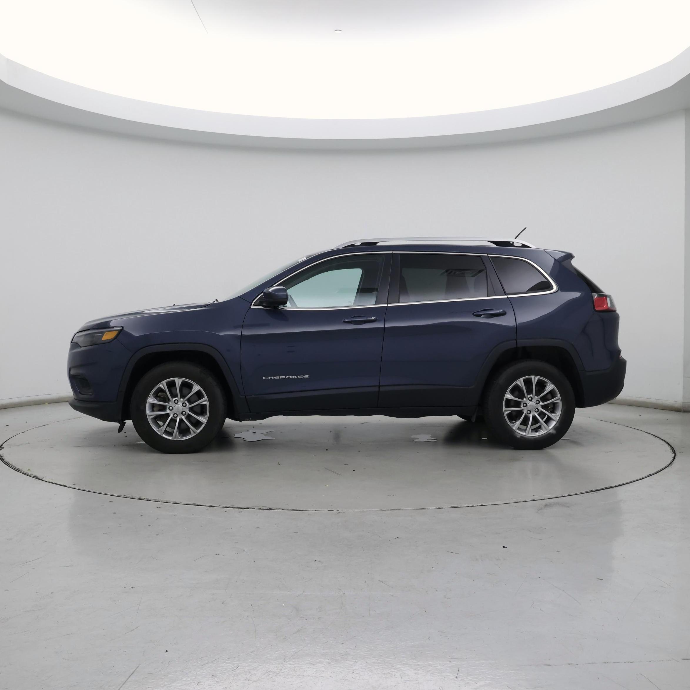 Thumbnail: 2021 Jeep Cherokee - 3