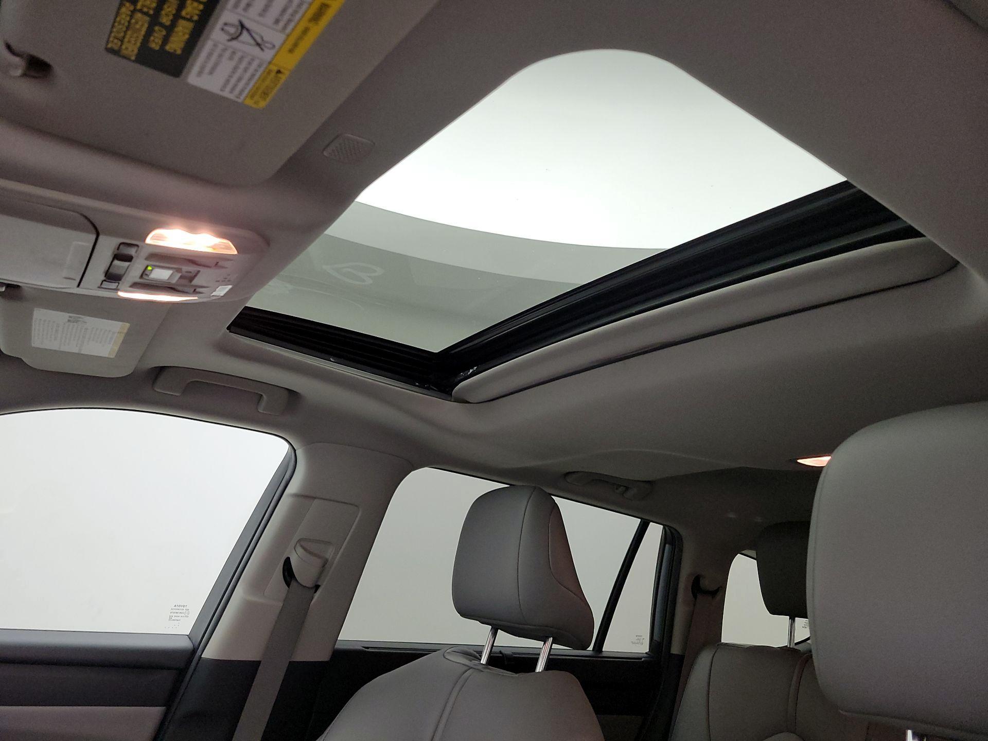Thumbnail: 2021 Toyota Highlander - 19
