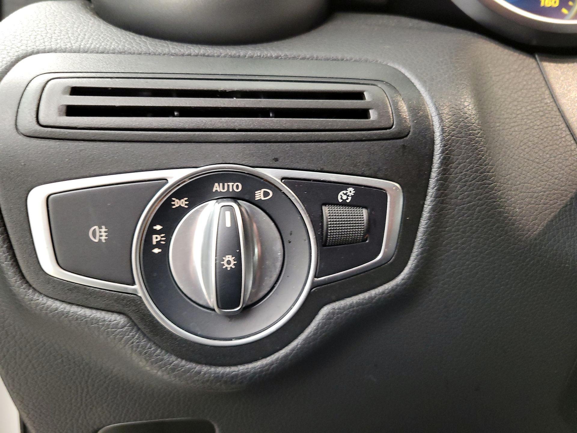 Thumbnail: 2021 Mercedes-Benz GLC - 13