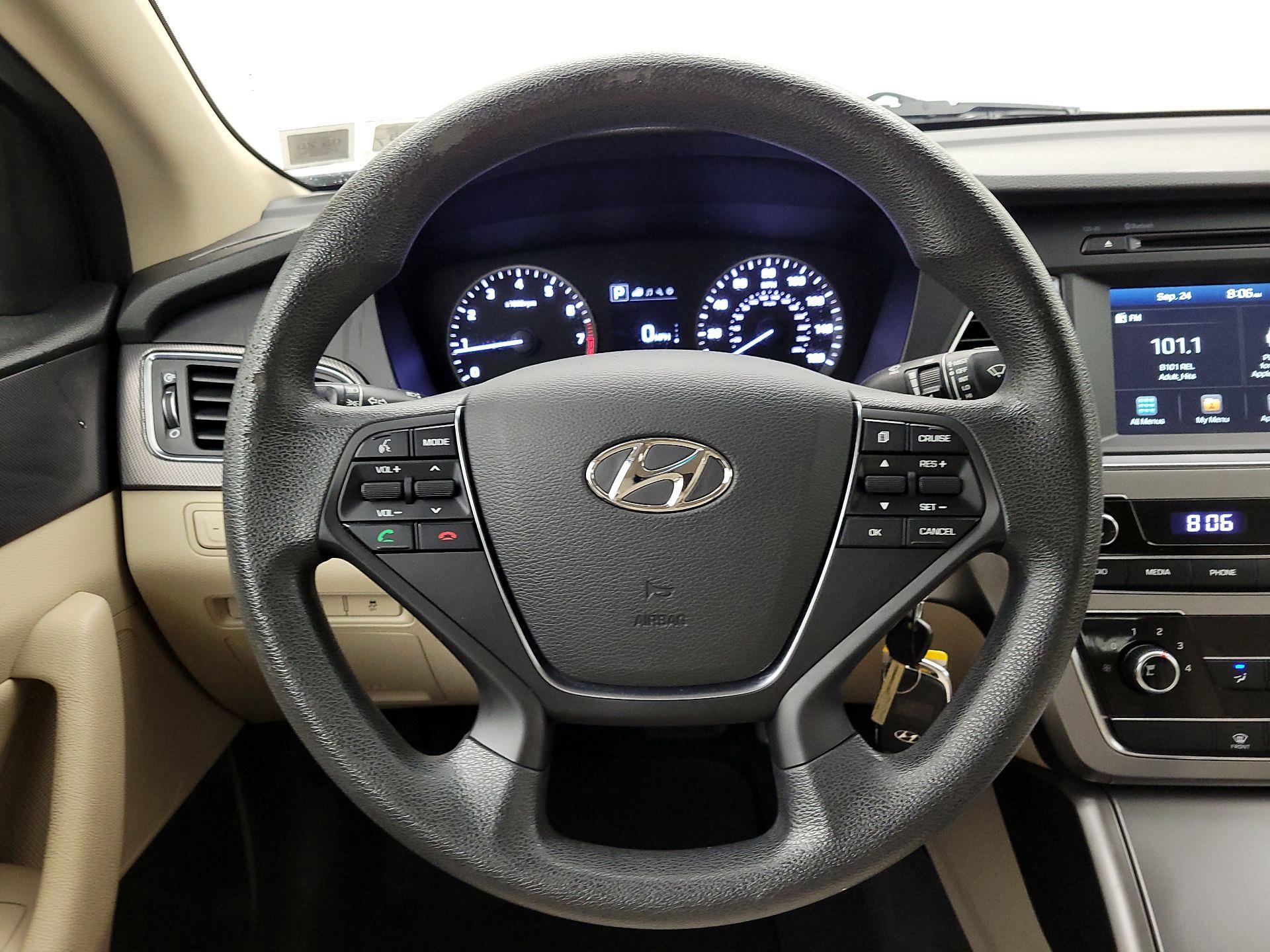 Thumbnail: 2017 Hyundai Sonata - 10