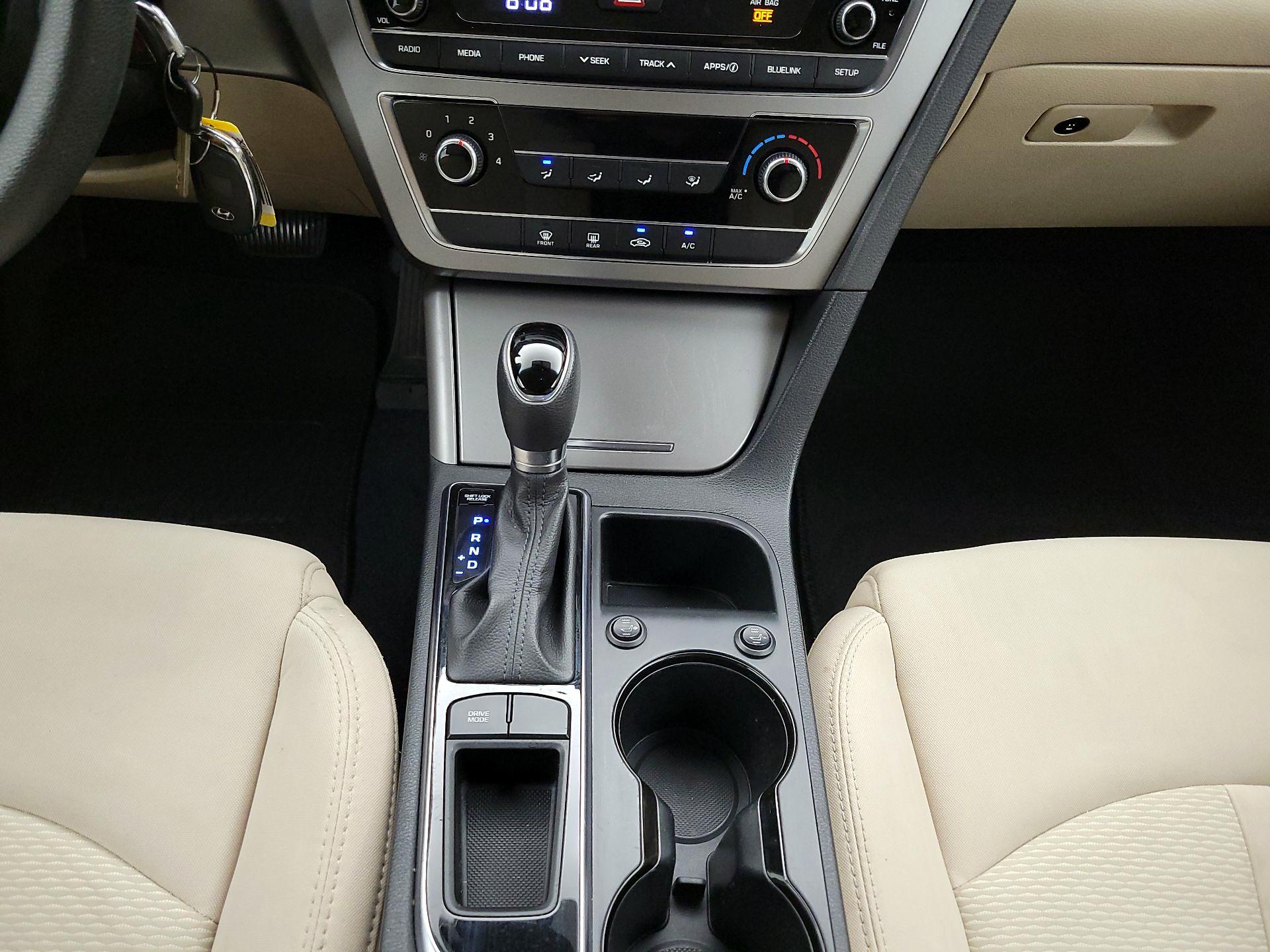 Thumbnail: 2017 Hyundai Sonata - 17