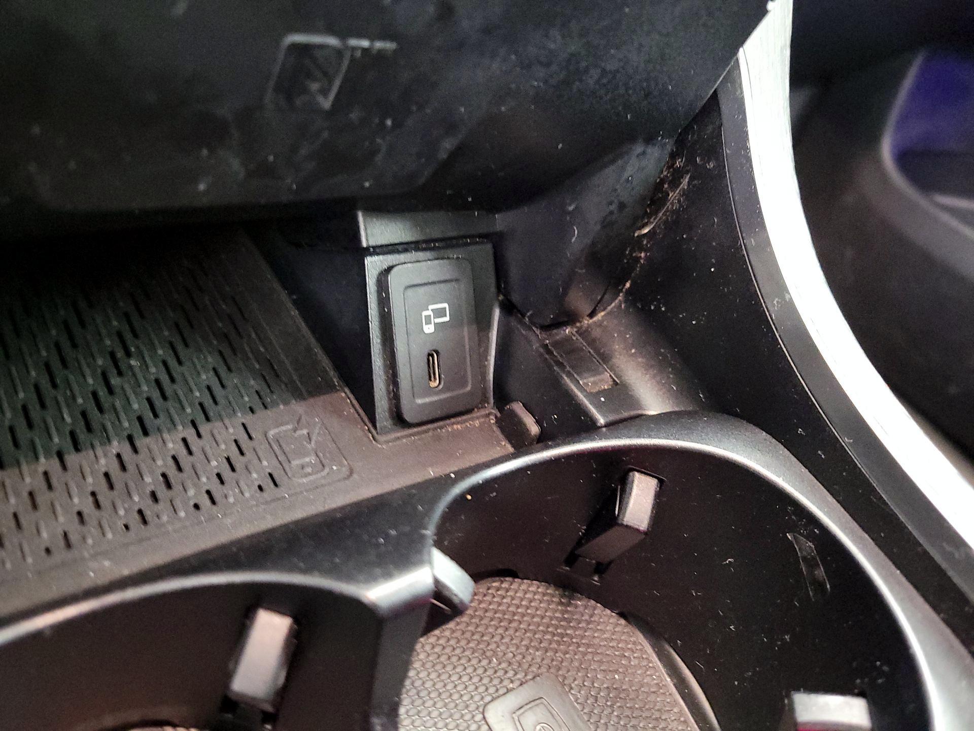 Thumbnail: 2020 Mercedes-Benz GLC - 19