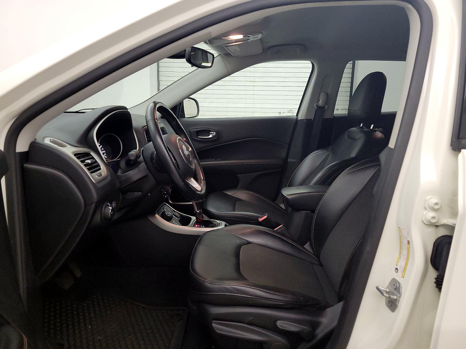 Thumbnail: 2020 Jeep Compass - 11
