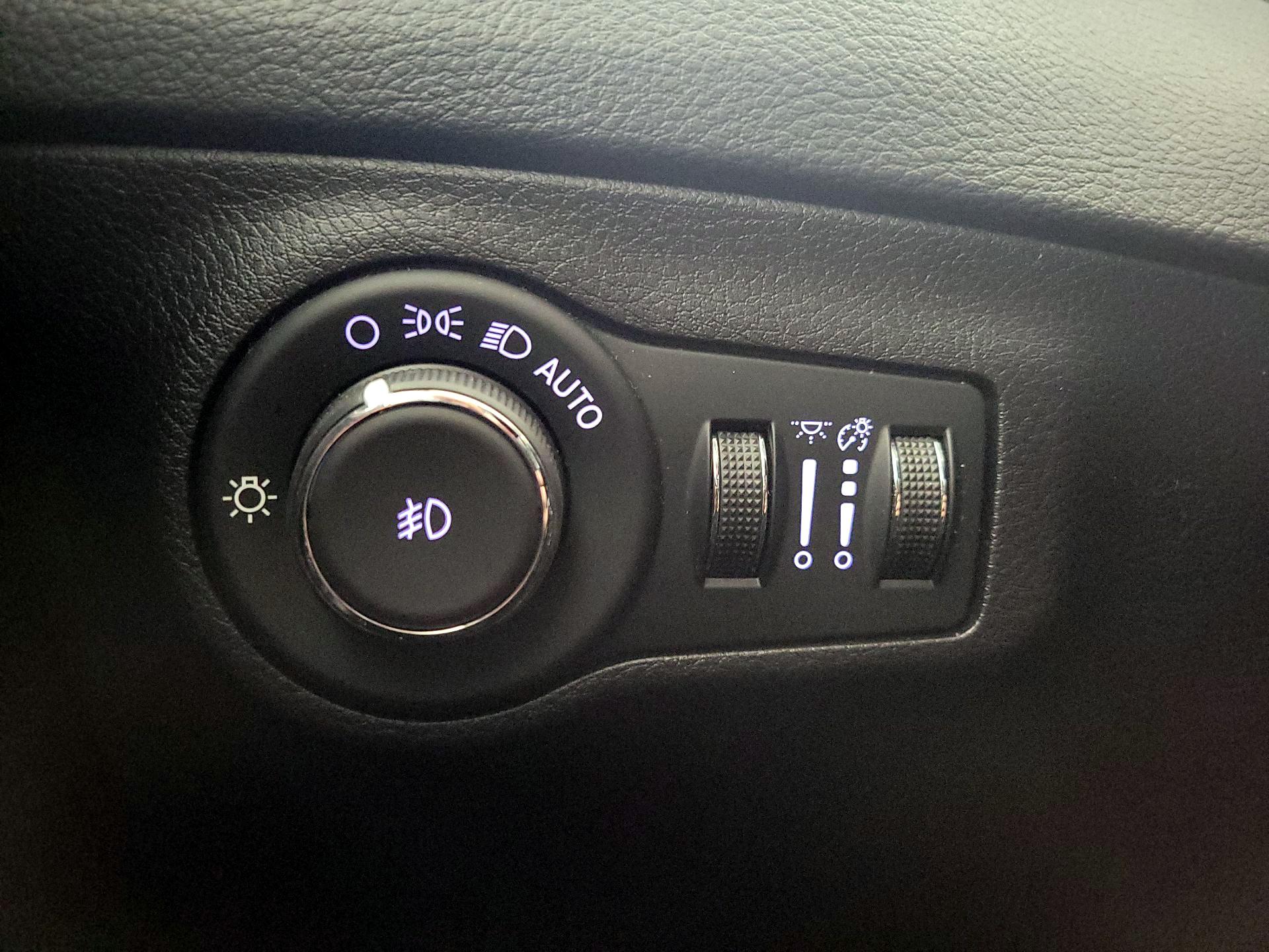 Thumbnail: 2020 Jeep Compass - 13