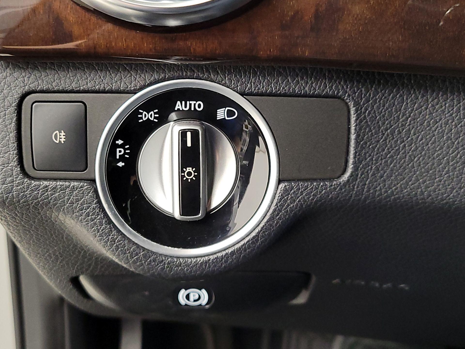 Thumbnail: 2015 Mercedes-Benz GLK - 13